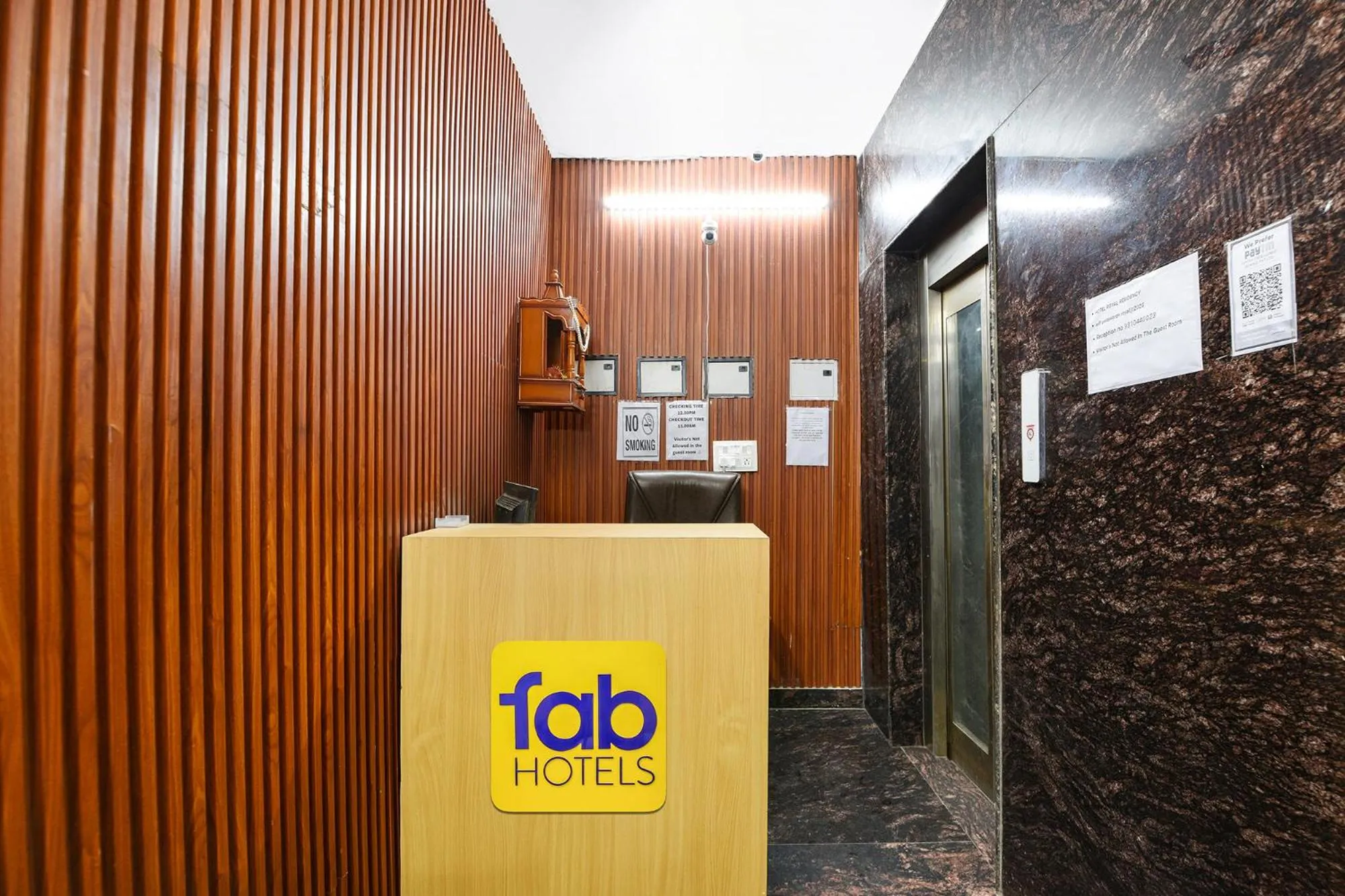 Lobby or reception in FabHotel Royal Reena Residency
