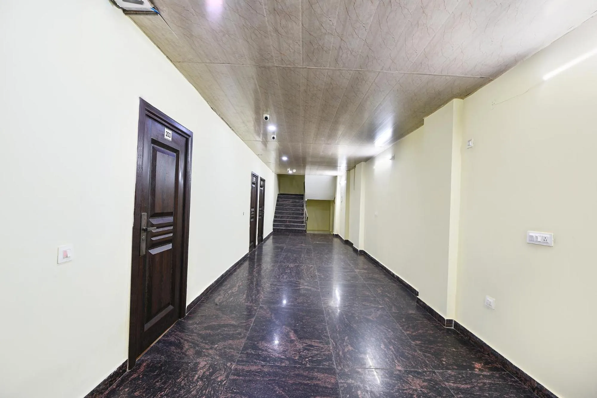 Lobby or reception in FabHotel Royal Reena Residency