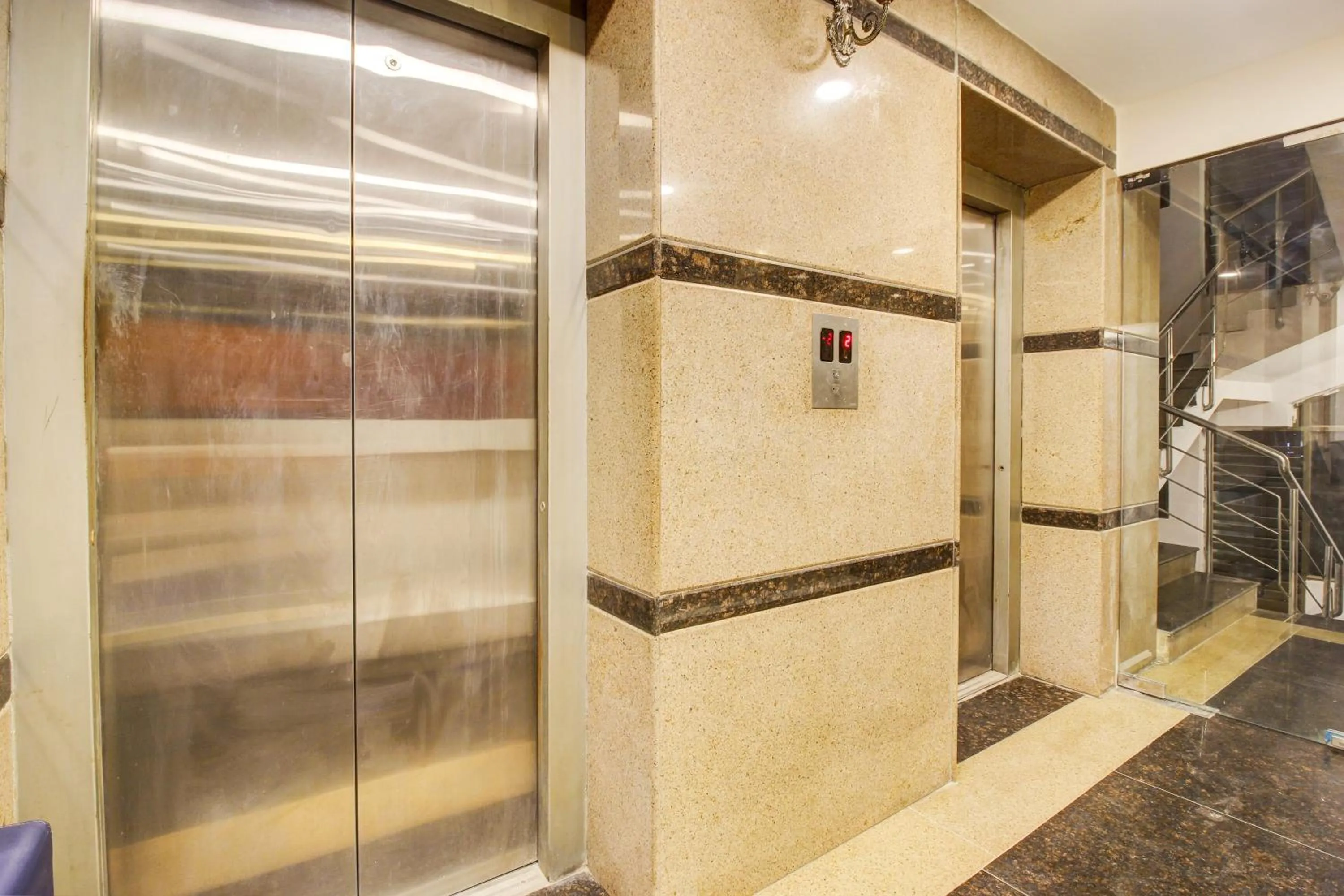 Facade/entrance in Super Townhouse Rcc Hotel Banjara Hills