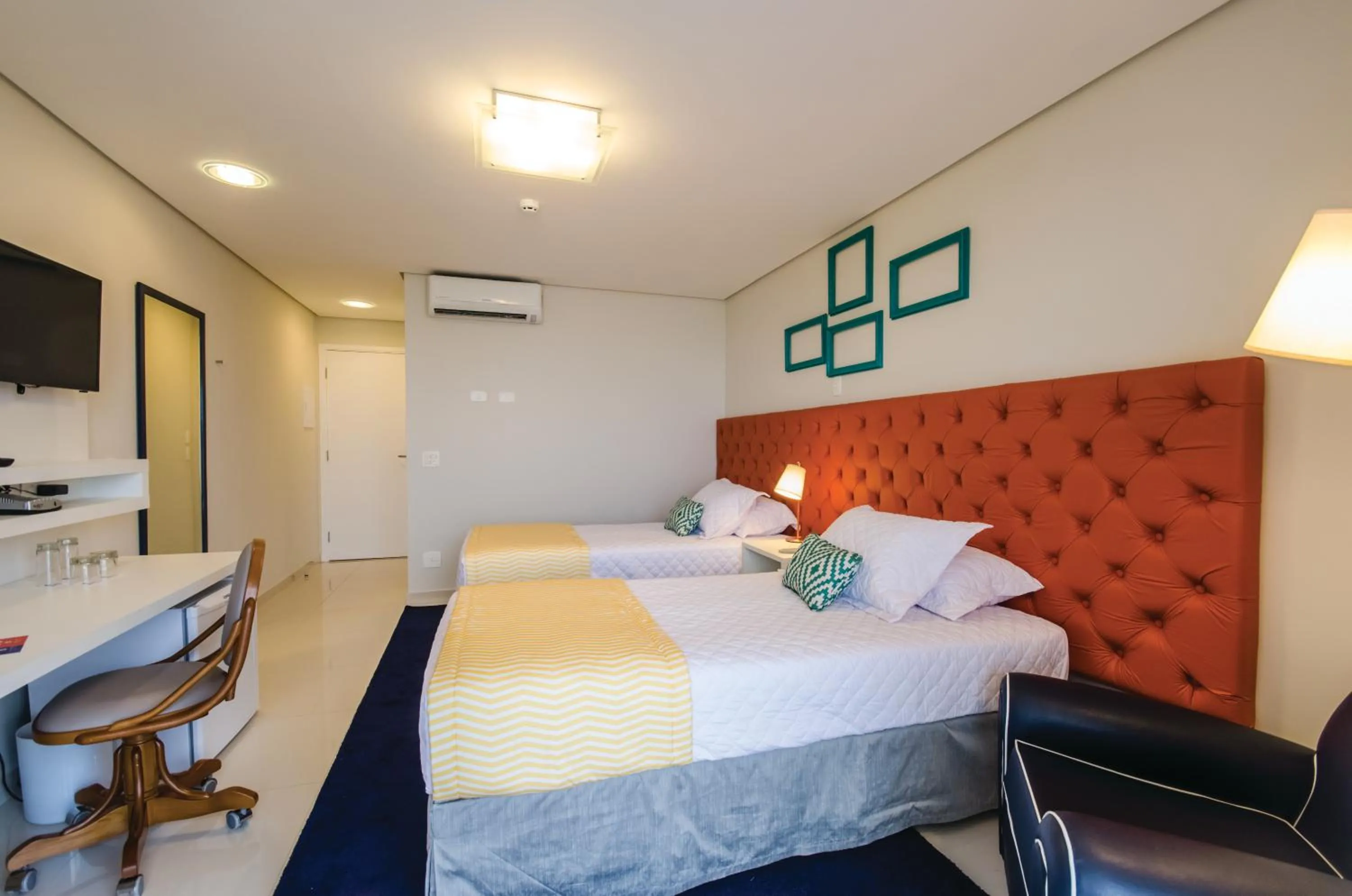 Bedroom, Bed in Doral Guarujá