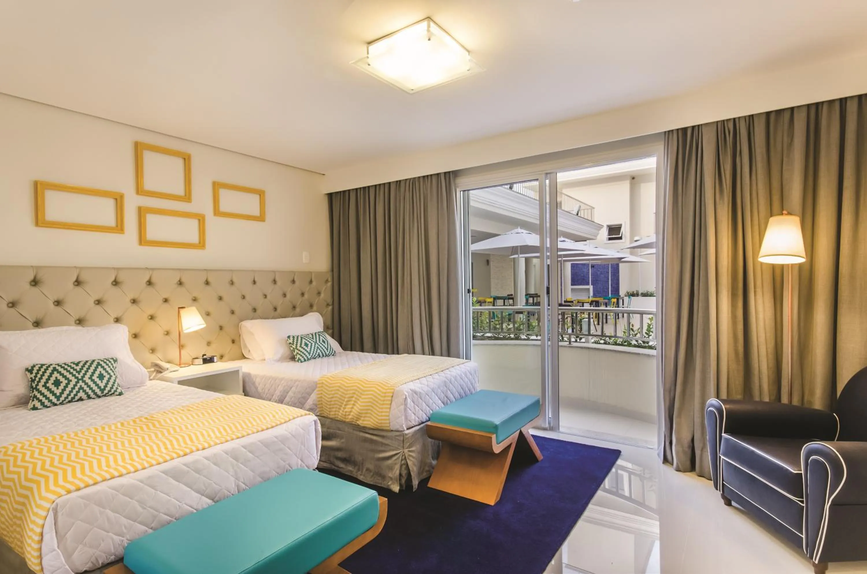 Bedroom, Bed in Doral Guarujá