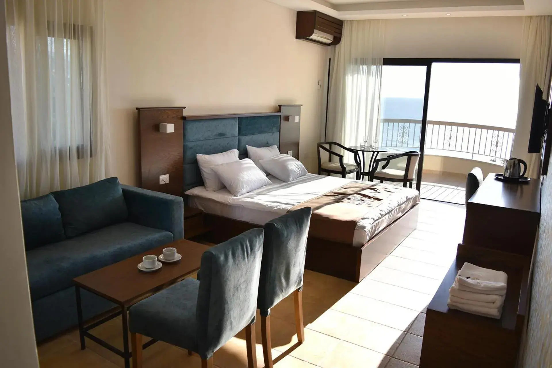 Deluxe Suite in Sands Hotel Deluxe Suite in Sands Hotel