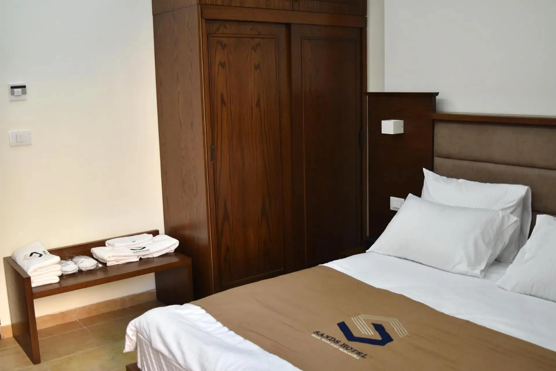 Bedroom, Bed in Sands Hotel