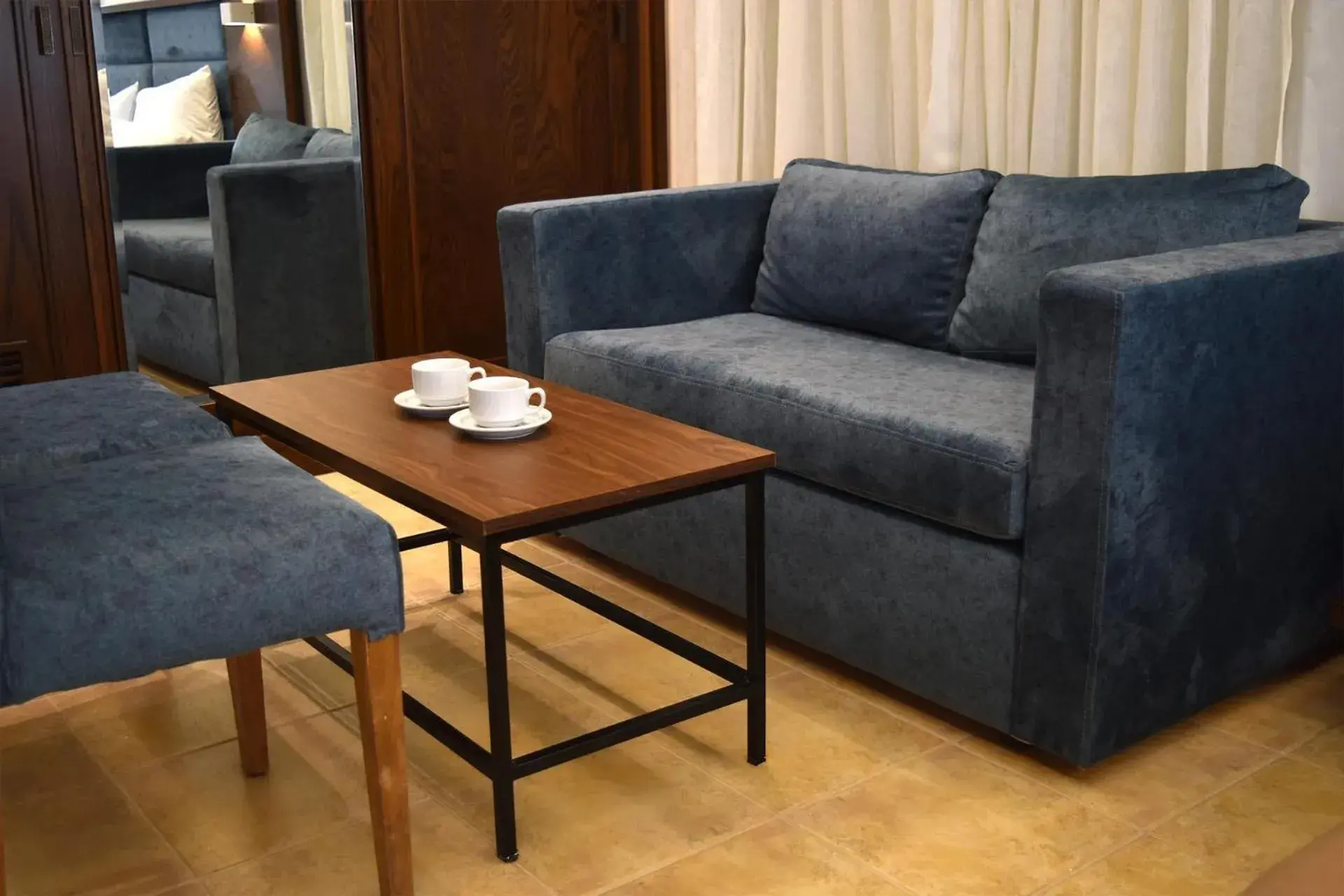 Deluxe Suite - single occupancy in Sands Hotel Deluxe Suite - single occupancy in Sands Hotel