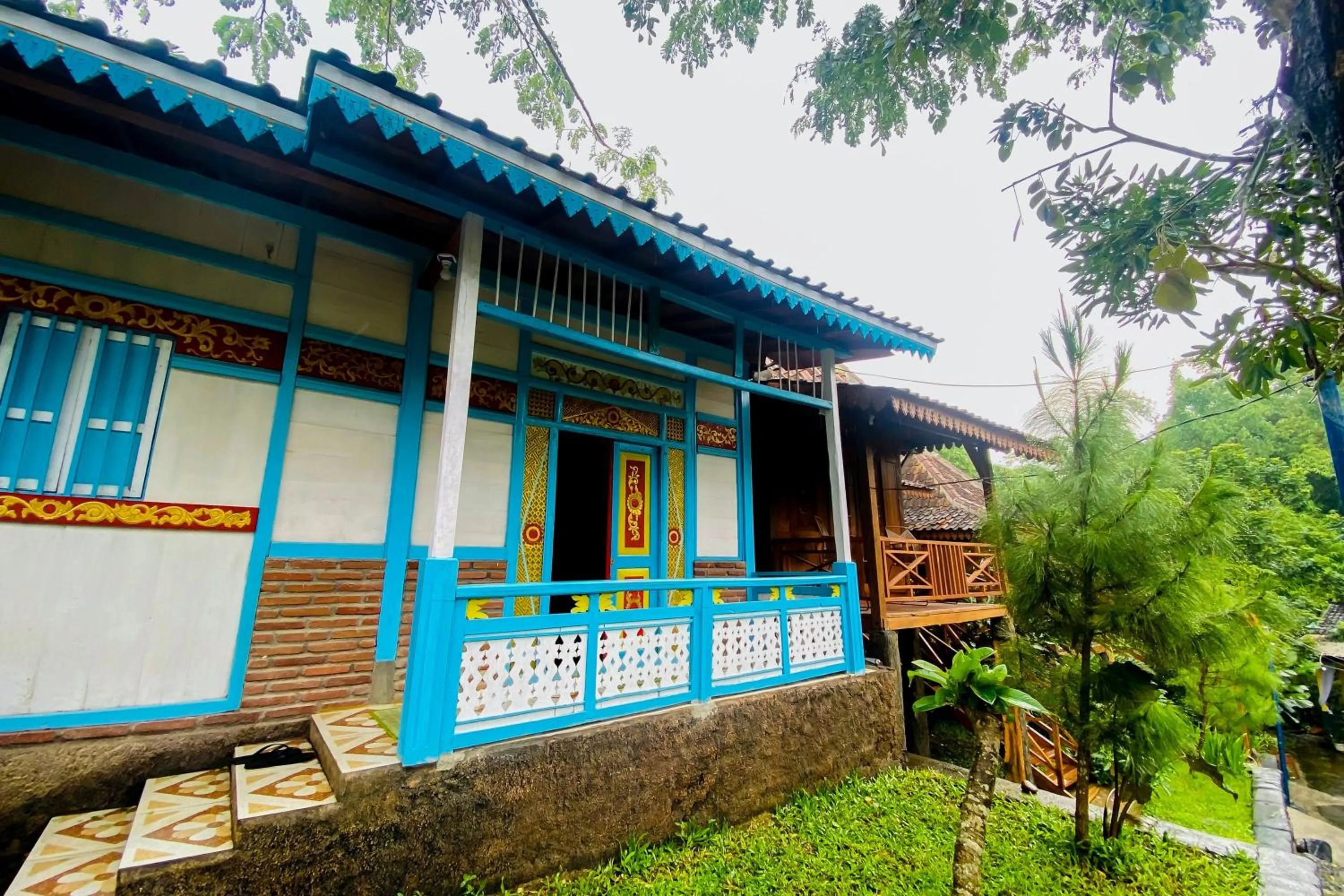 Property building in Lembah Mbalong Resort Mitra RedDoorz Near Exit Tol Singosari