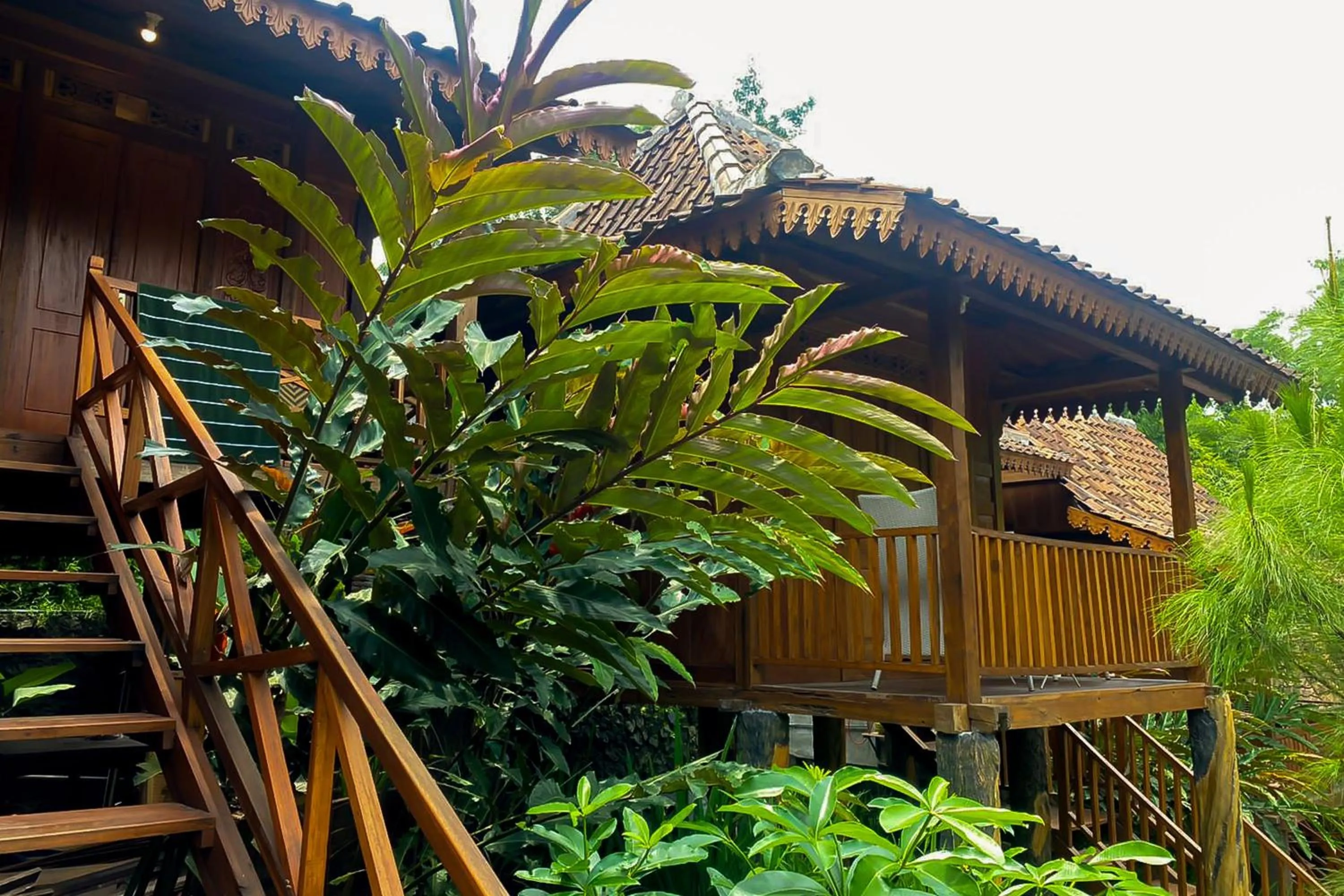 Property building in Lembah Mbalong Resort Mitra RedDoorz Near Exit Tol Singosari