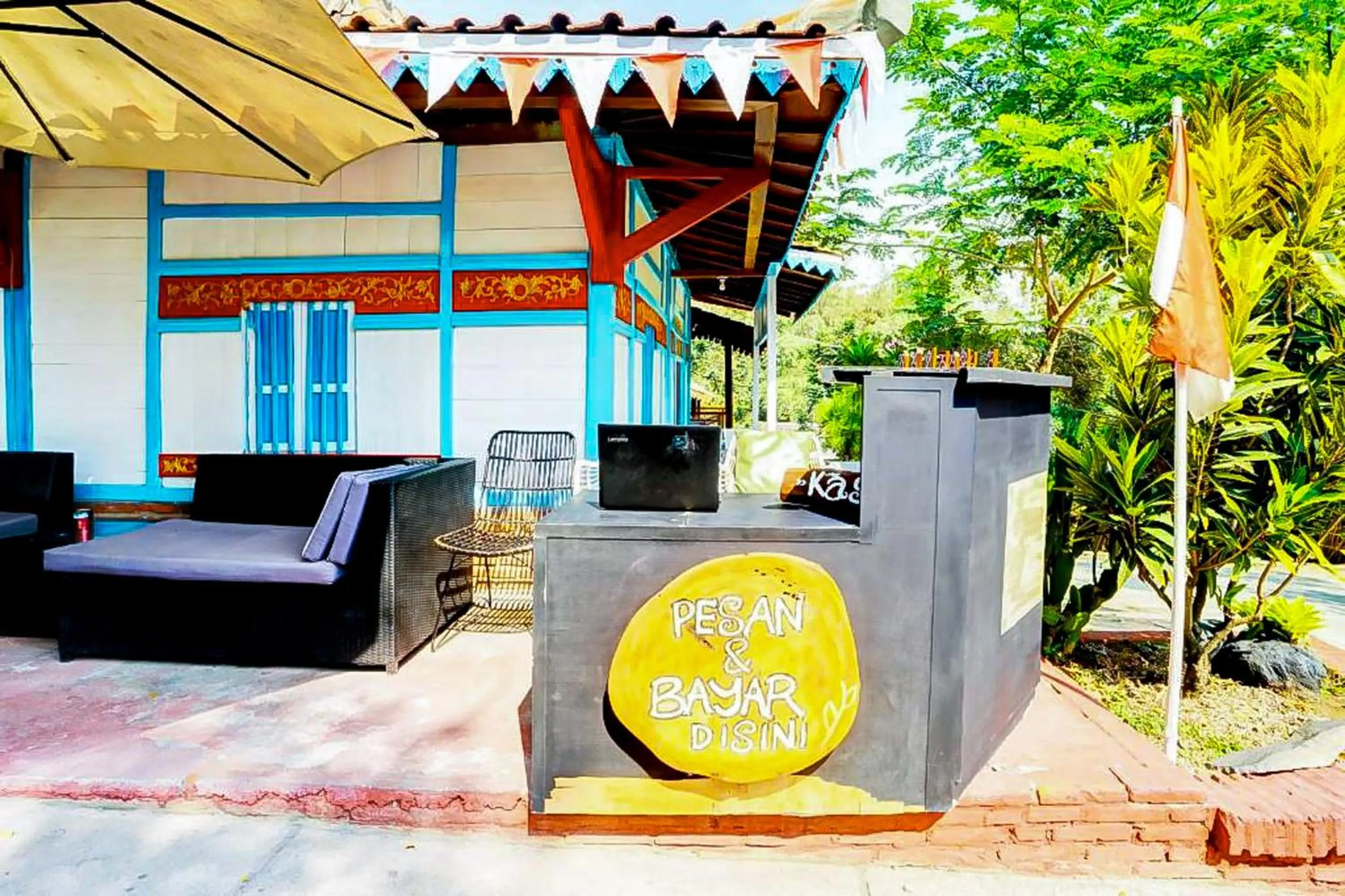 Property building in Lembah Mbalong Resort Mitra RedDoorz Near Exit Tol Singosari