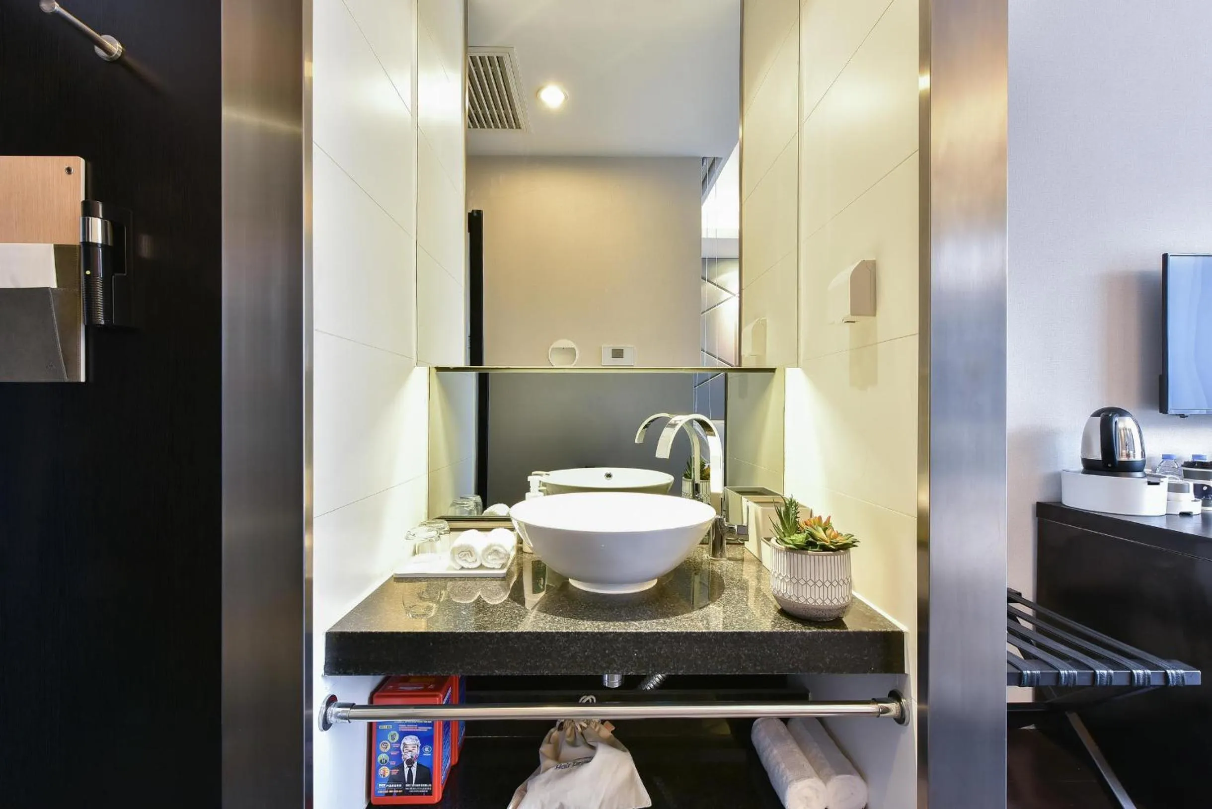 Atour Hotel Beijing Yizhuang West Rongjing Street