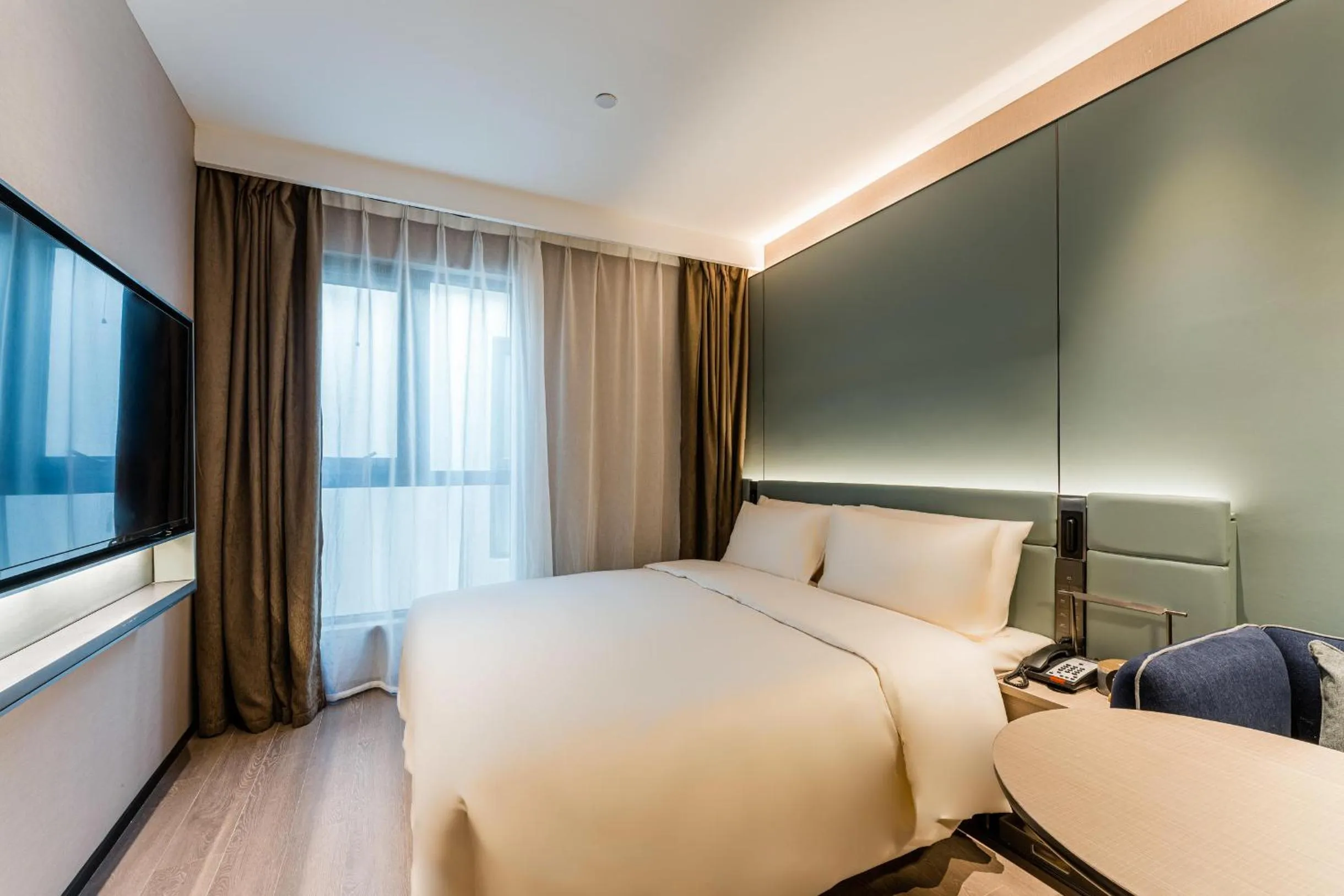 Bed in Atour S Hotel Beijing Shangdi Qinghe High Speed Railway Station