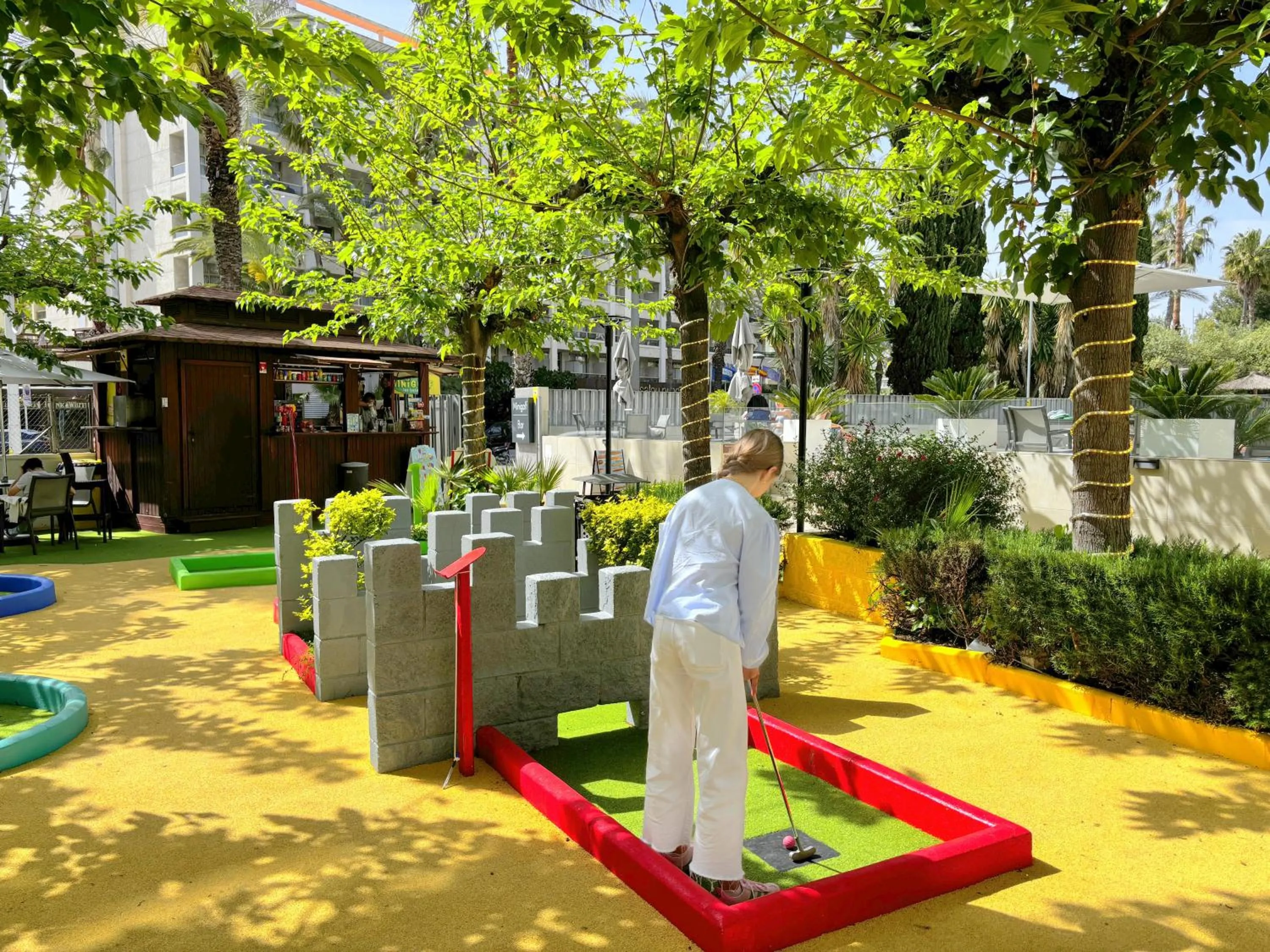 Minigolf in Rentalmar Navarra family suites