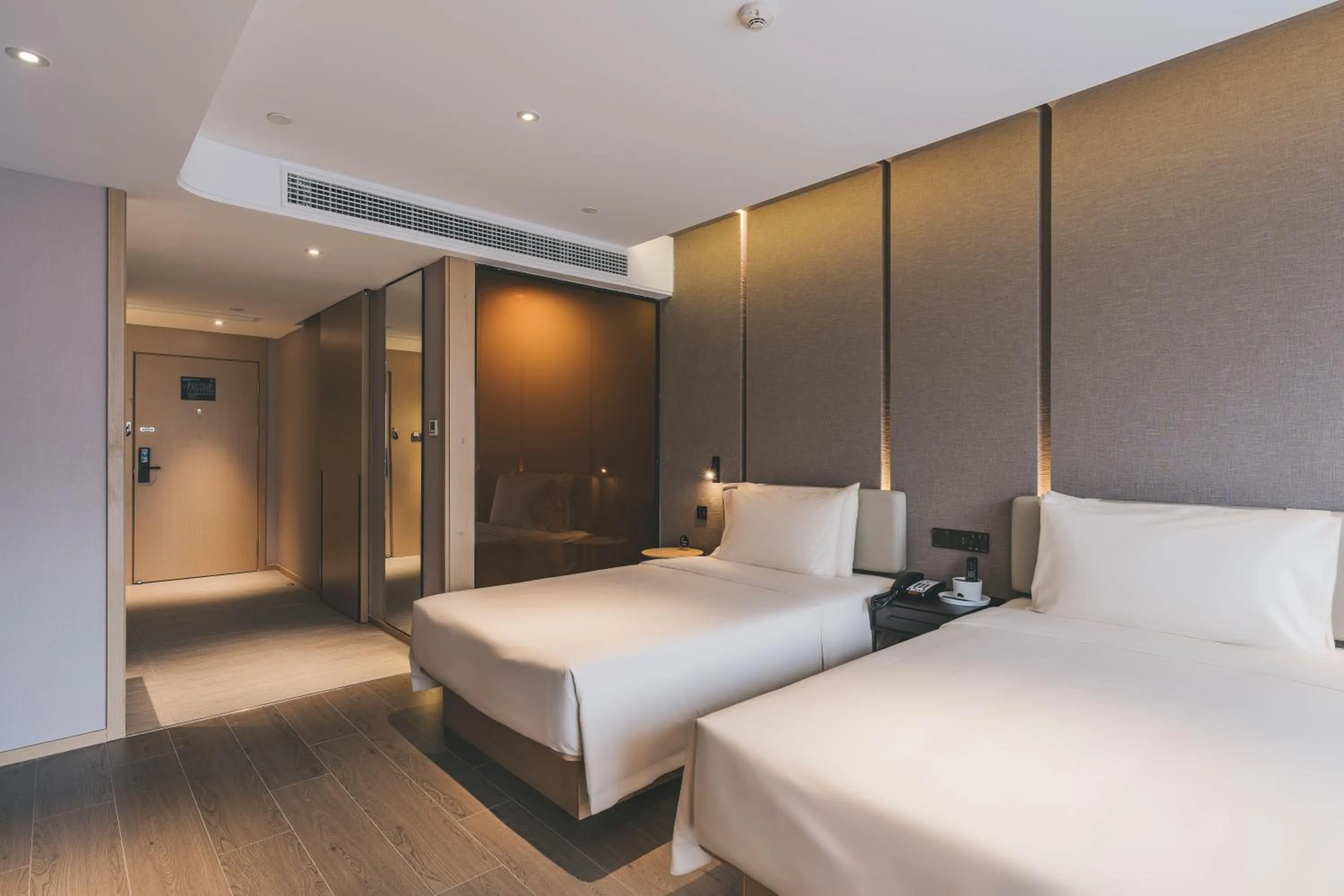 Bed in Atour S Hotel Shanghai Xujiahui Tianyaoqiao