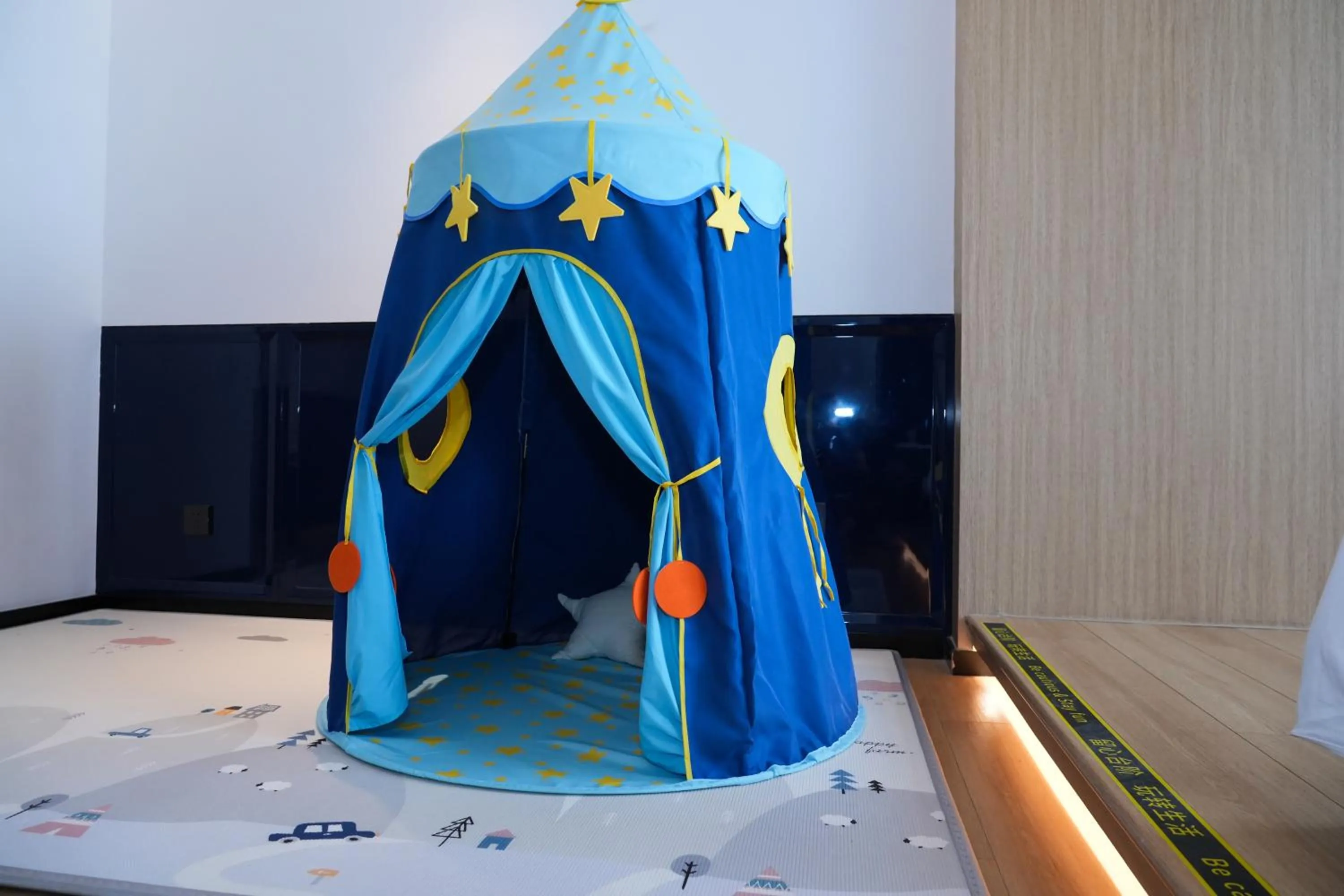 children in Atour Hotel Shanghai City Center