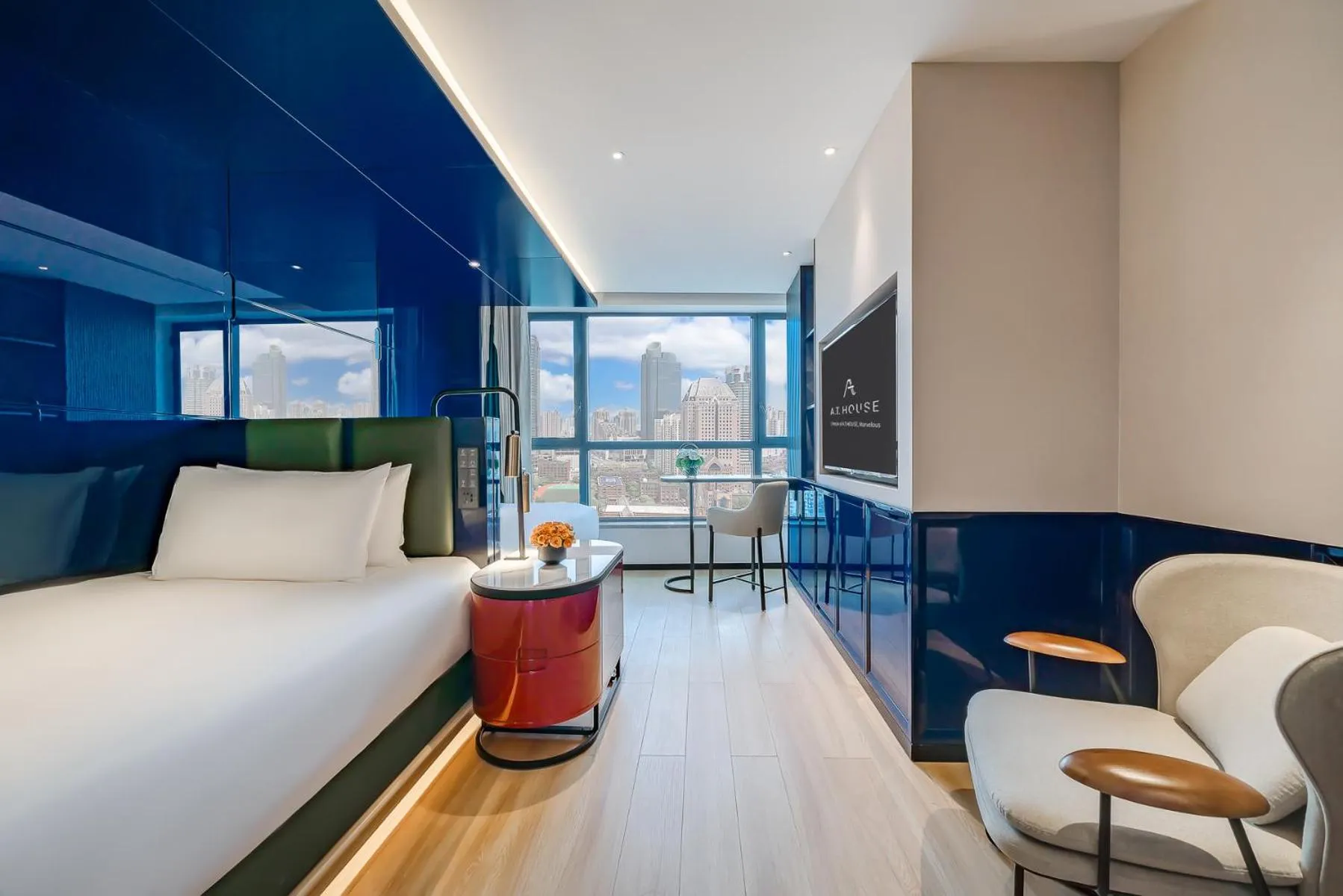 Photo of the whole room, Bed in Atour Mansion Shanghai City Center