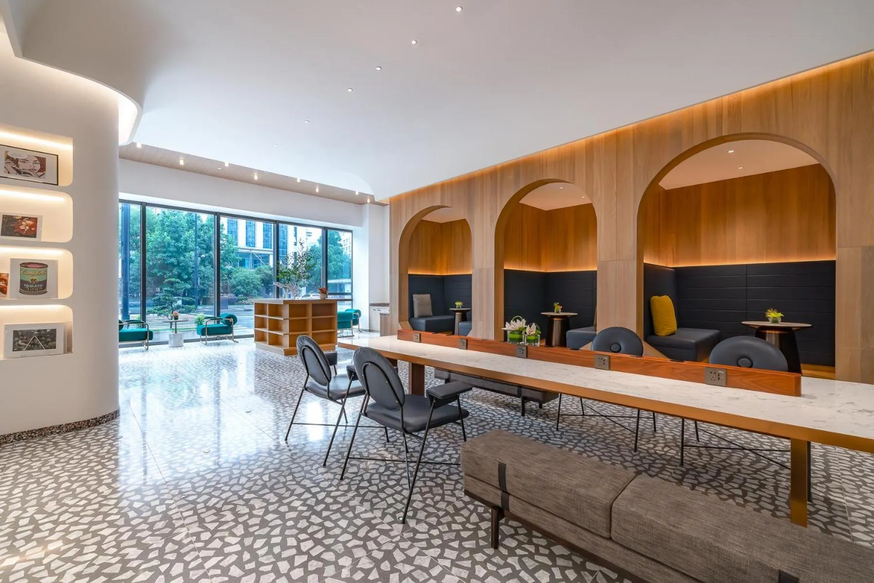 Communal lounge/ TV room in Atour Mansion Shanghai City Center