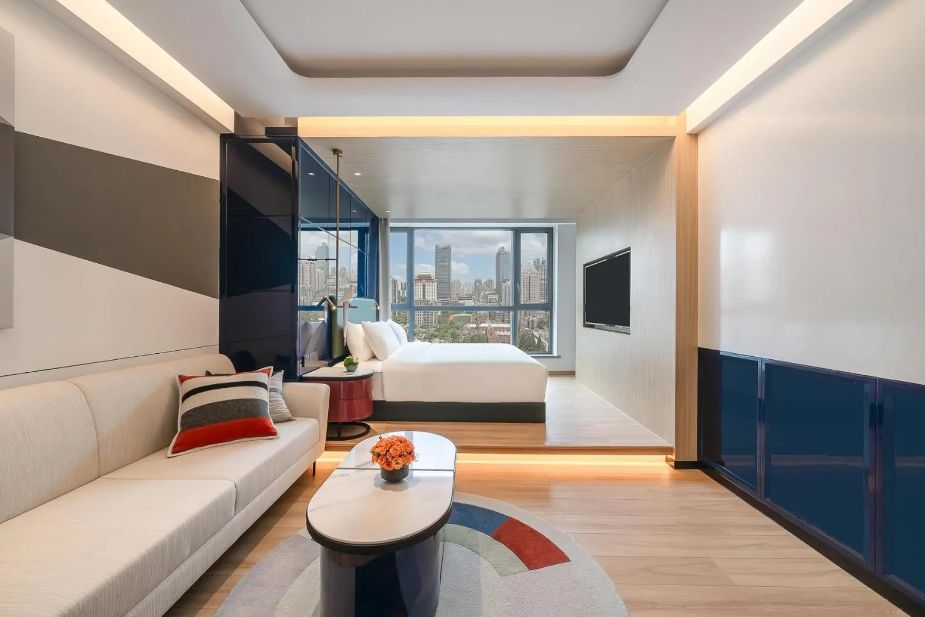 Photo of the whole room, Bed in Atour Mansion Shanghai City Center