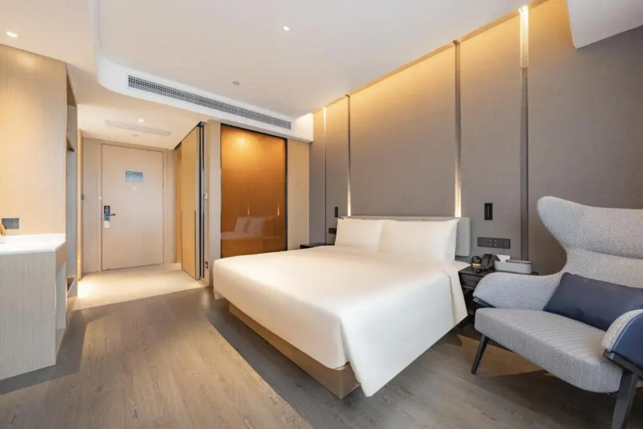 Bed in Atour Hotel Shanghai Pudong Airport Chuansha Station