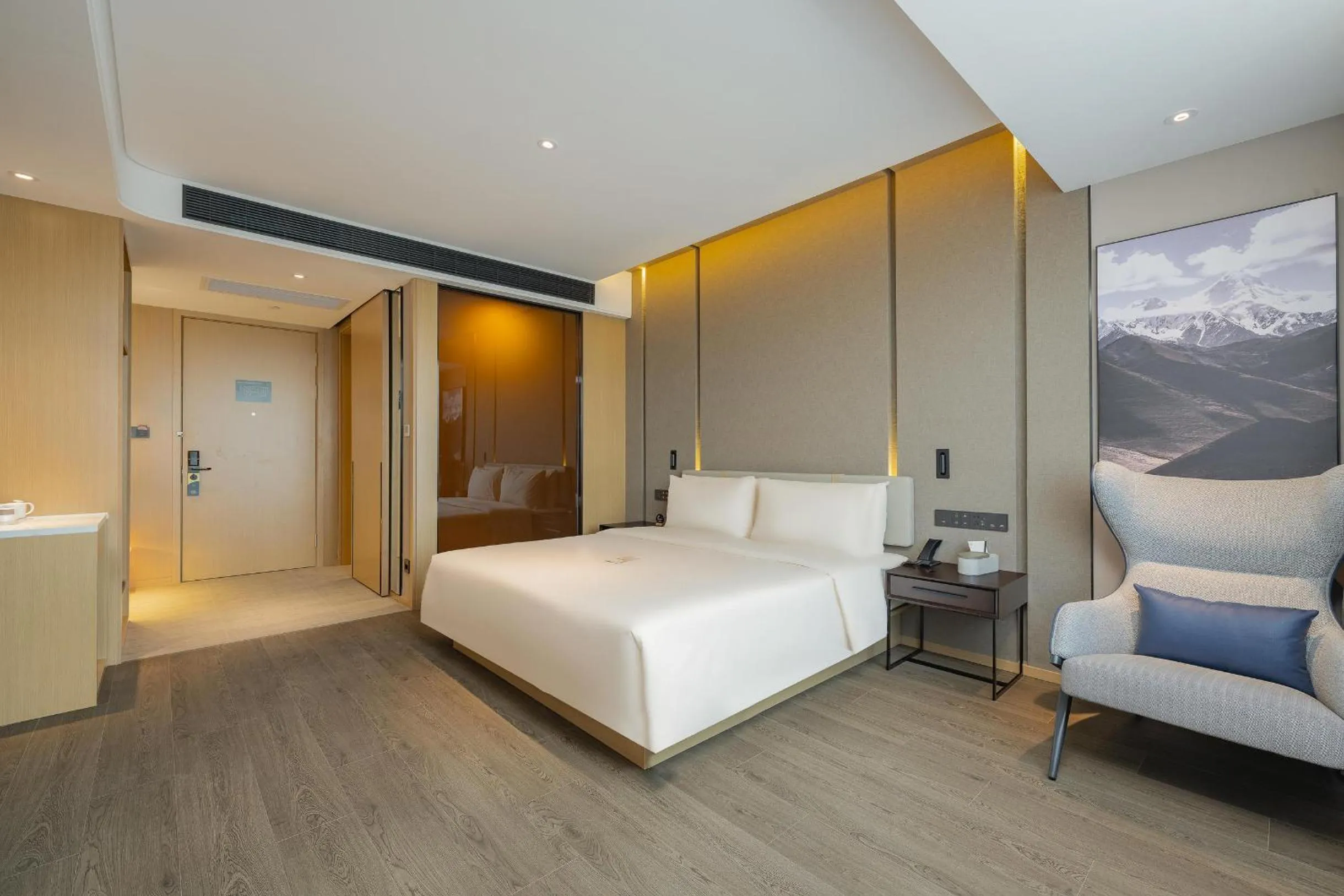 Bed in Atour Hotel Shanghai Daning North High Tech Park