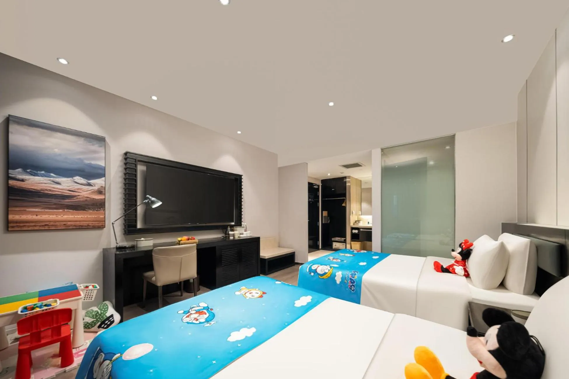 Photo of the whole room, Bed in Atour X Hotel Shanghai International Tourism and Resort Safari Park