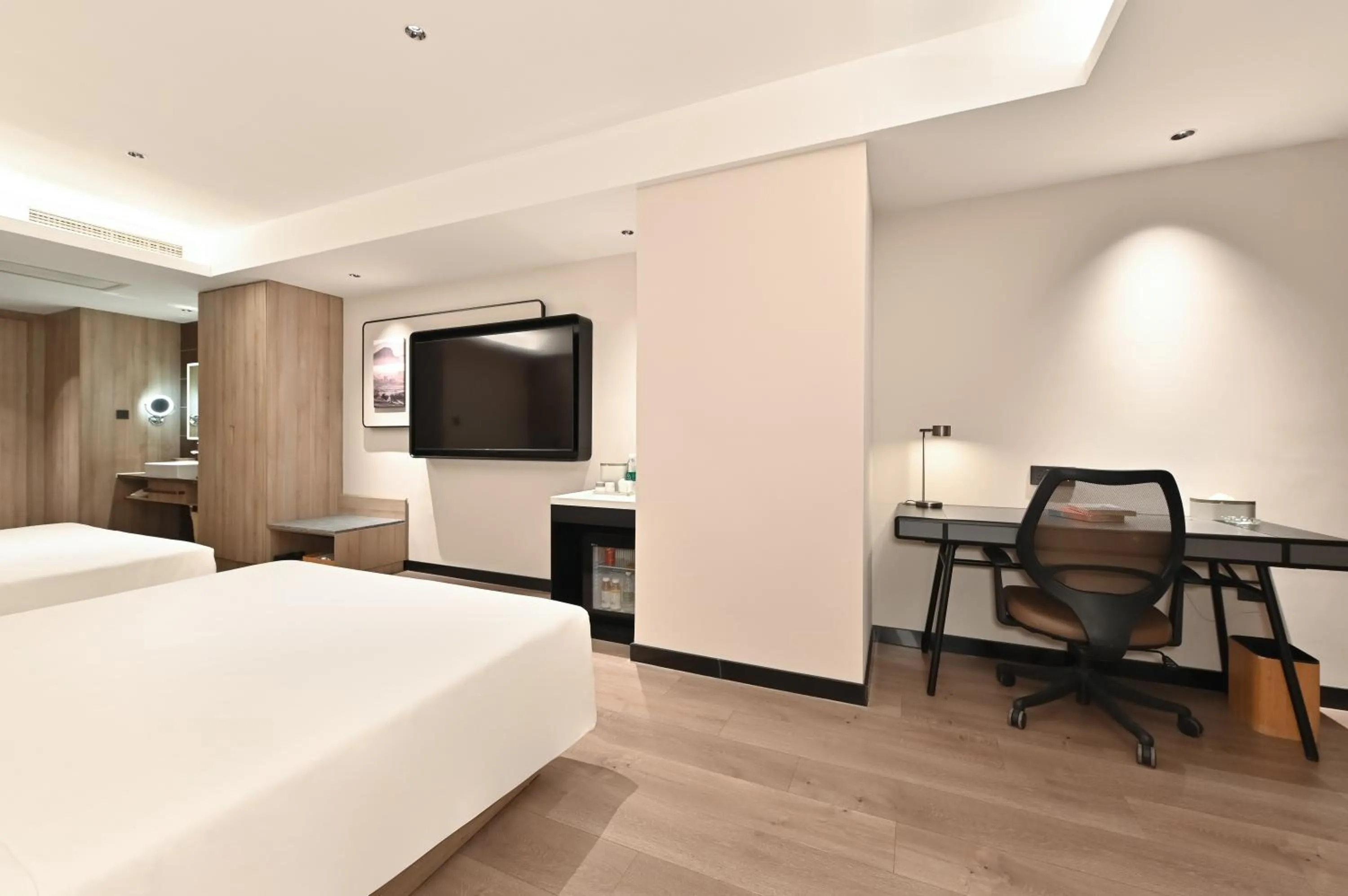 Bed in Atour Hotel Dalian Zhongshan Square