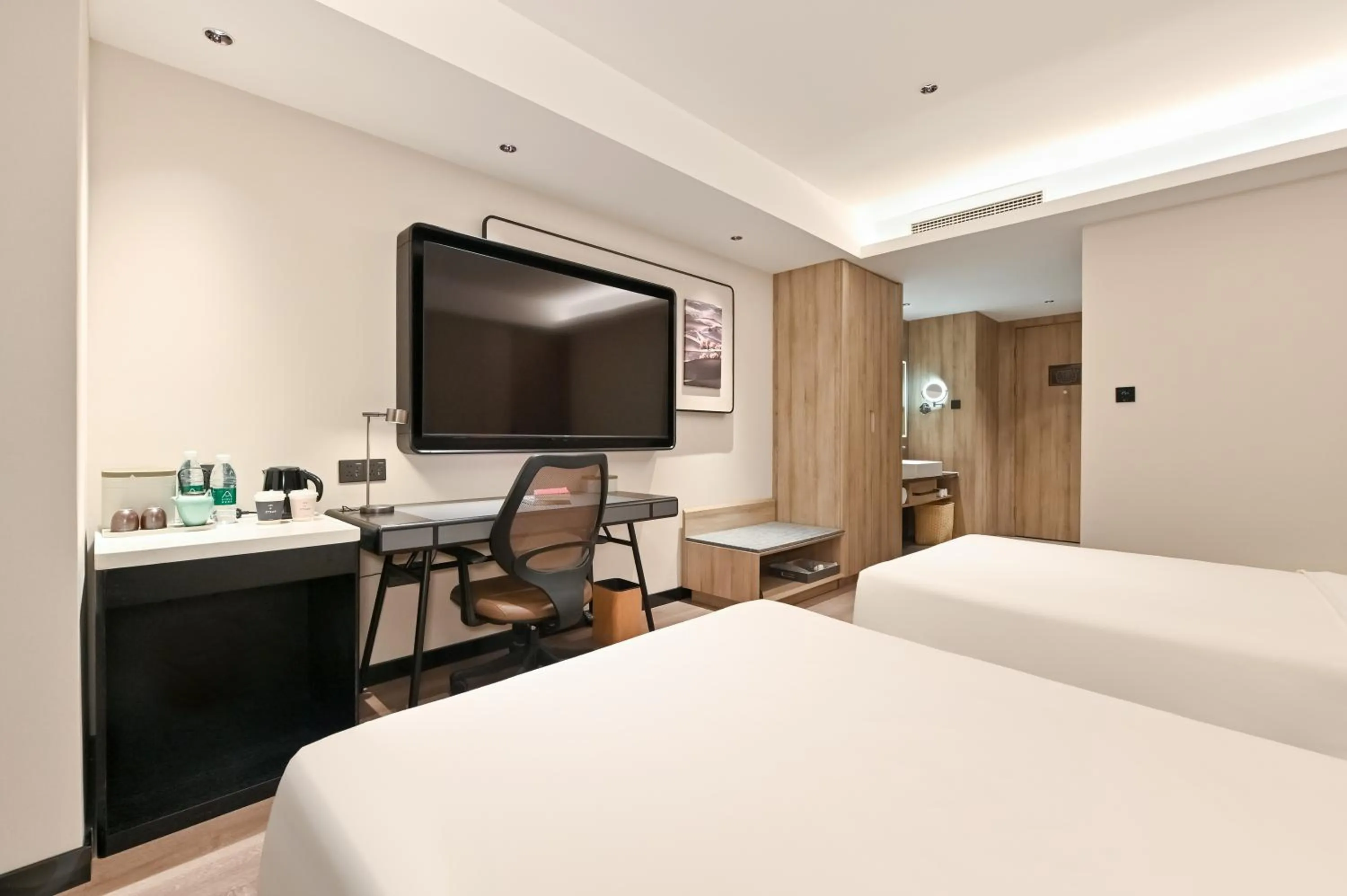 Bed in Atour Hotel Dalian Zhongshan Square