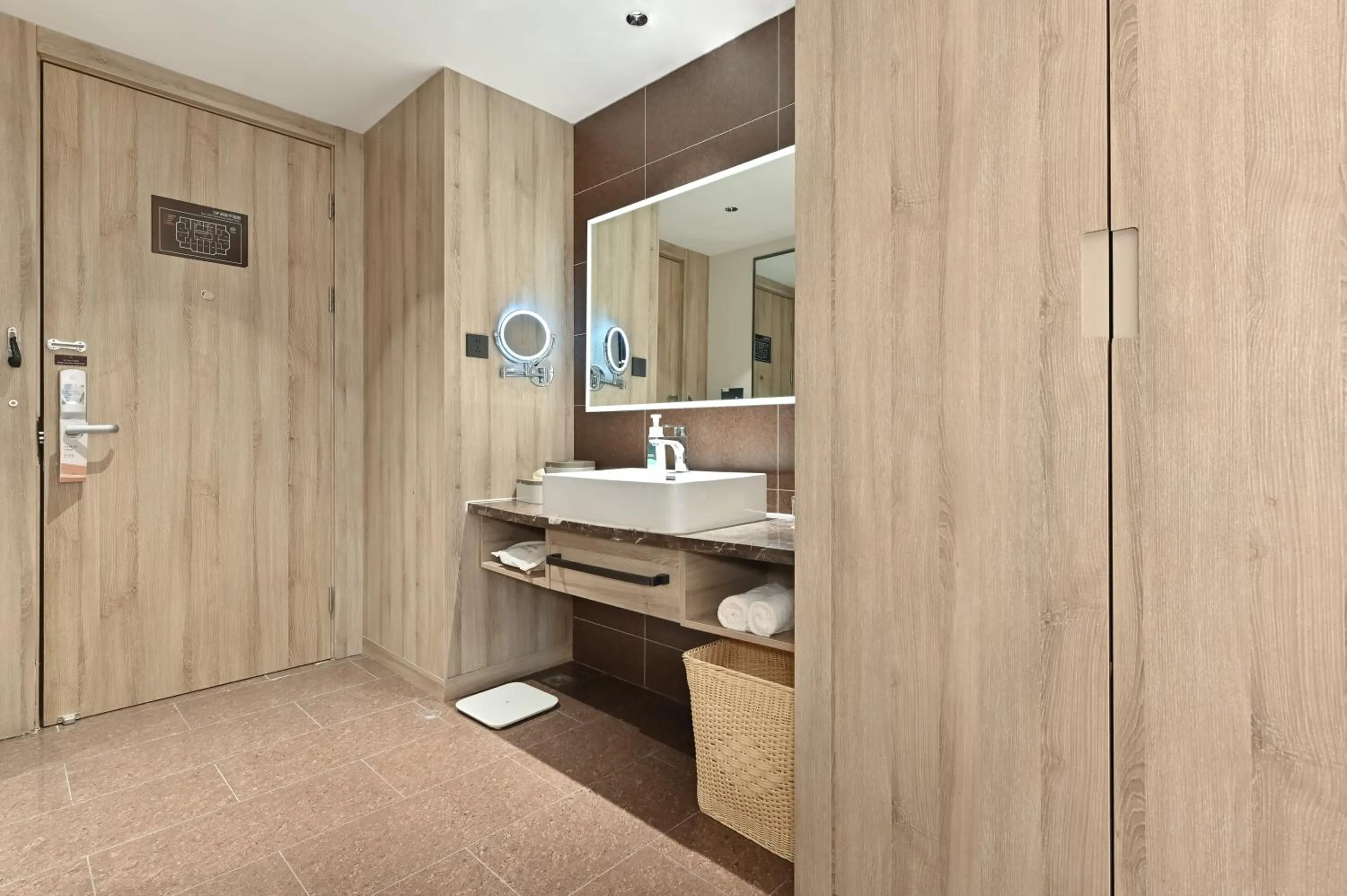 Atour Hotel Dalian Zhongshan Square