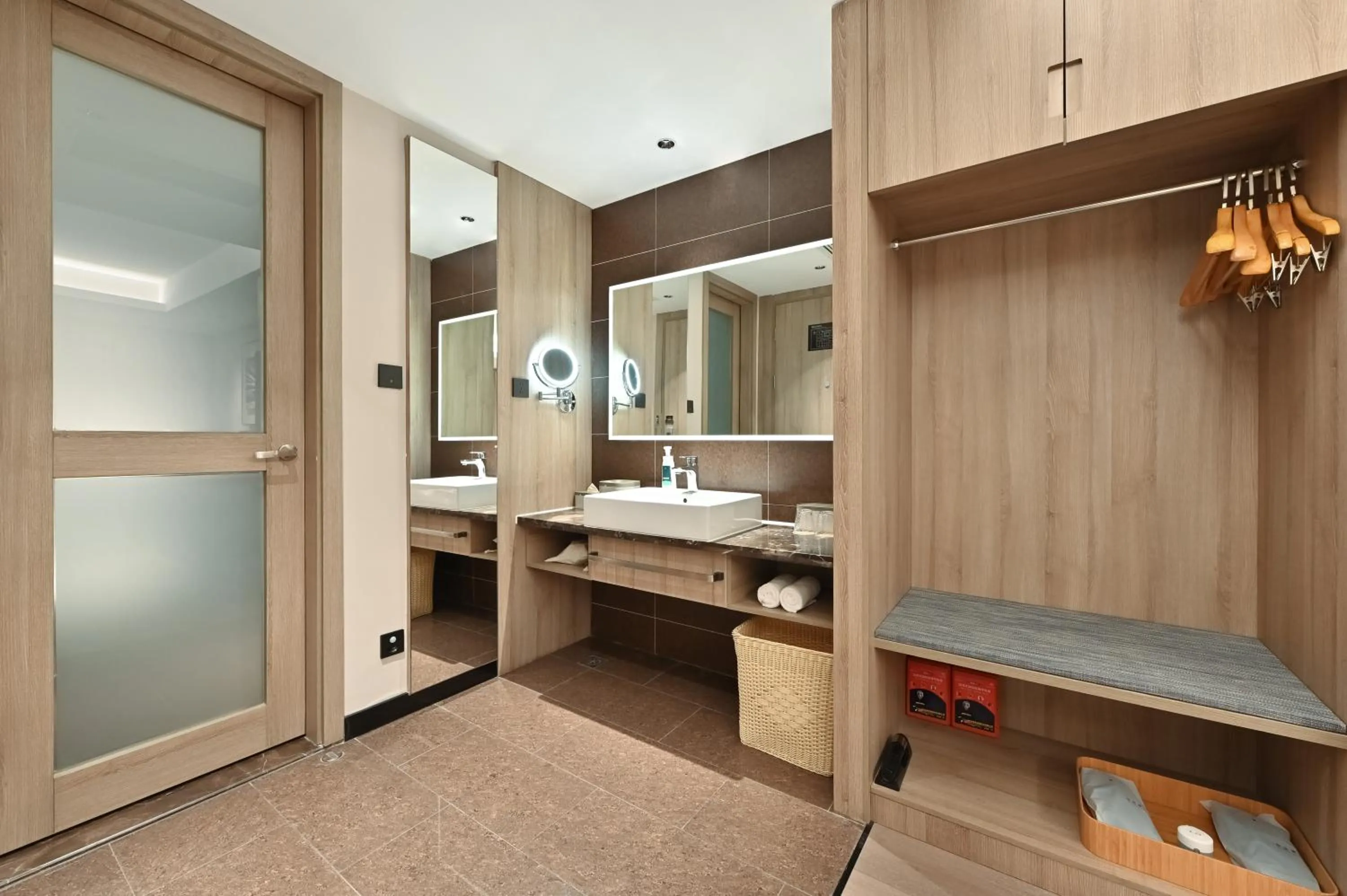 Atour Hotel Dalian Zhongshan Square