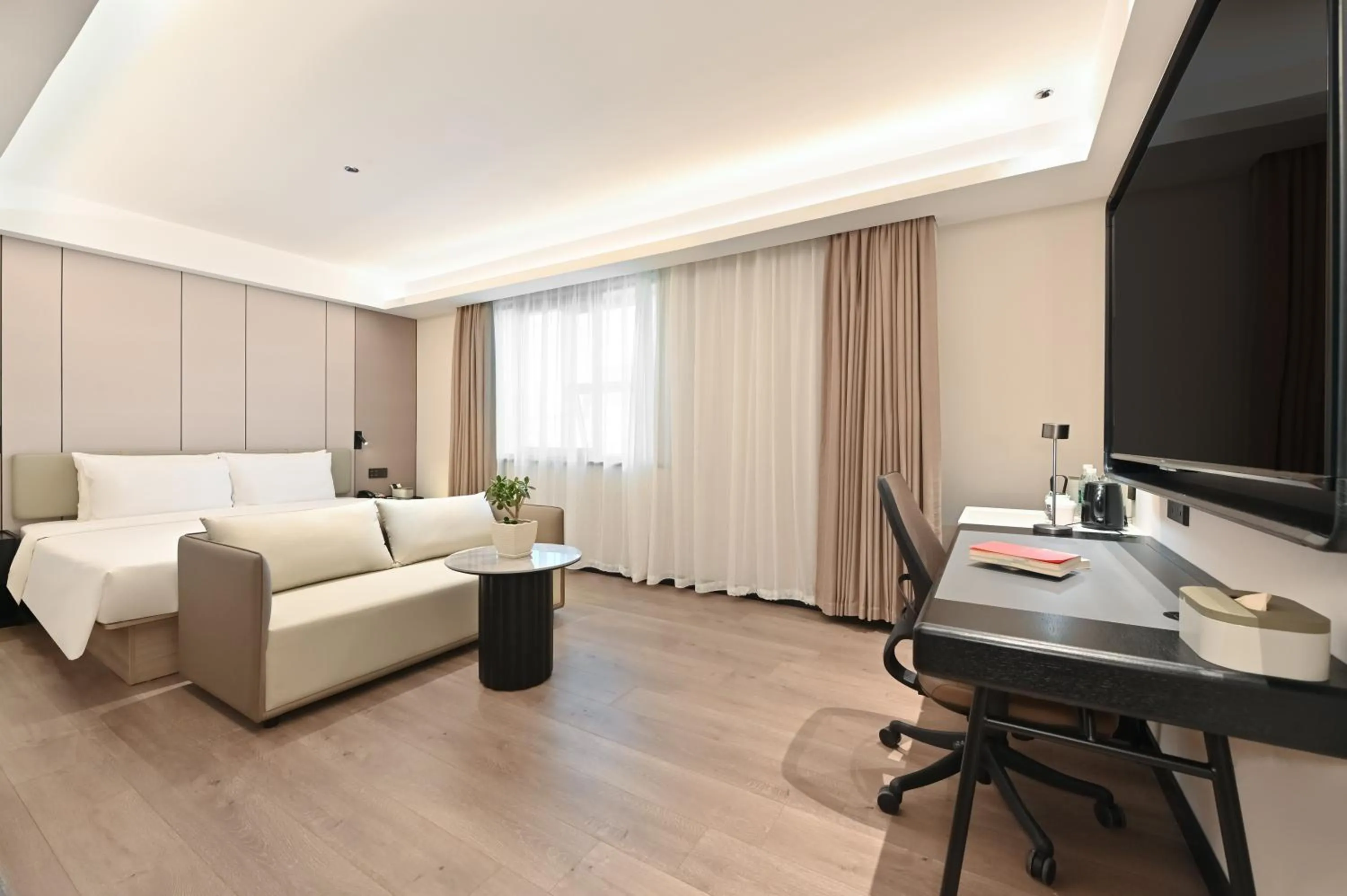 Bed in Atour Hotel Dalian Zhongshan Square