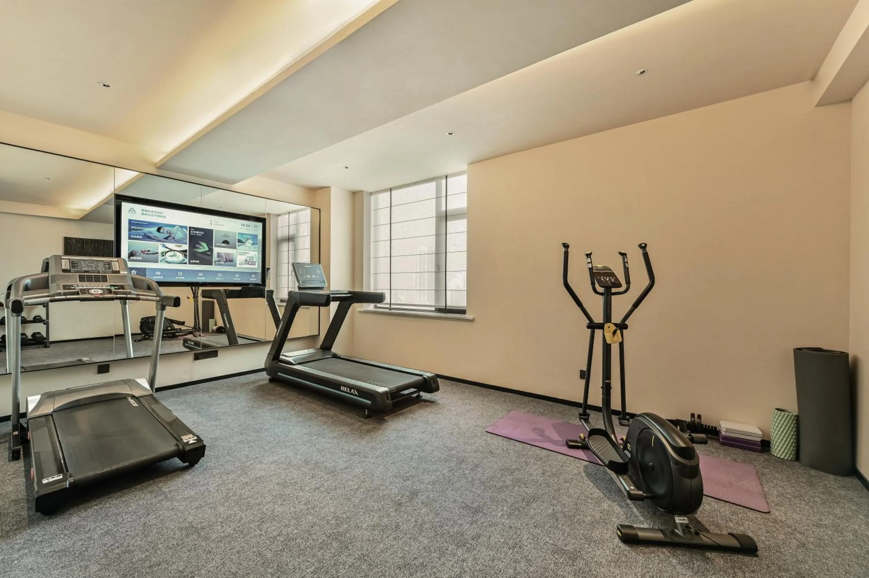 Fitness centre/facilities in Atour Hotel Dalian Zhongshan Square