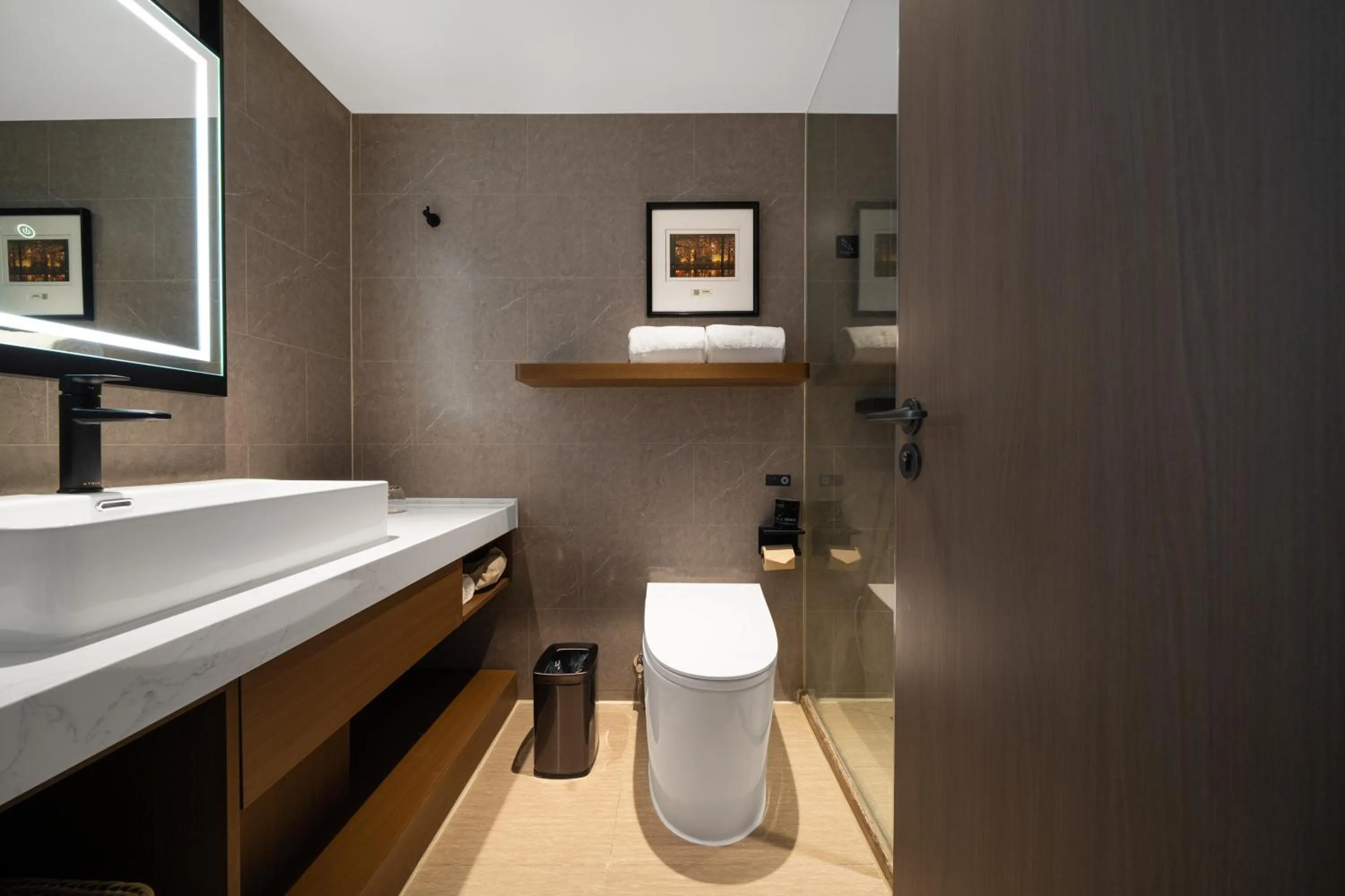 Toilet in Atour Hotel Chengdu Taikoo Li Riverside