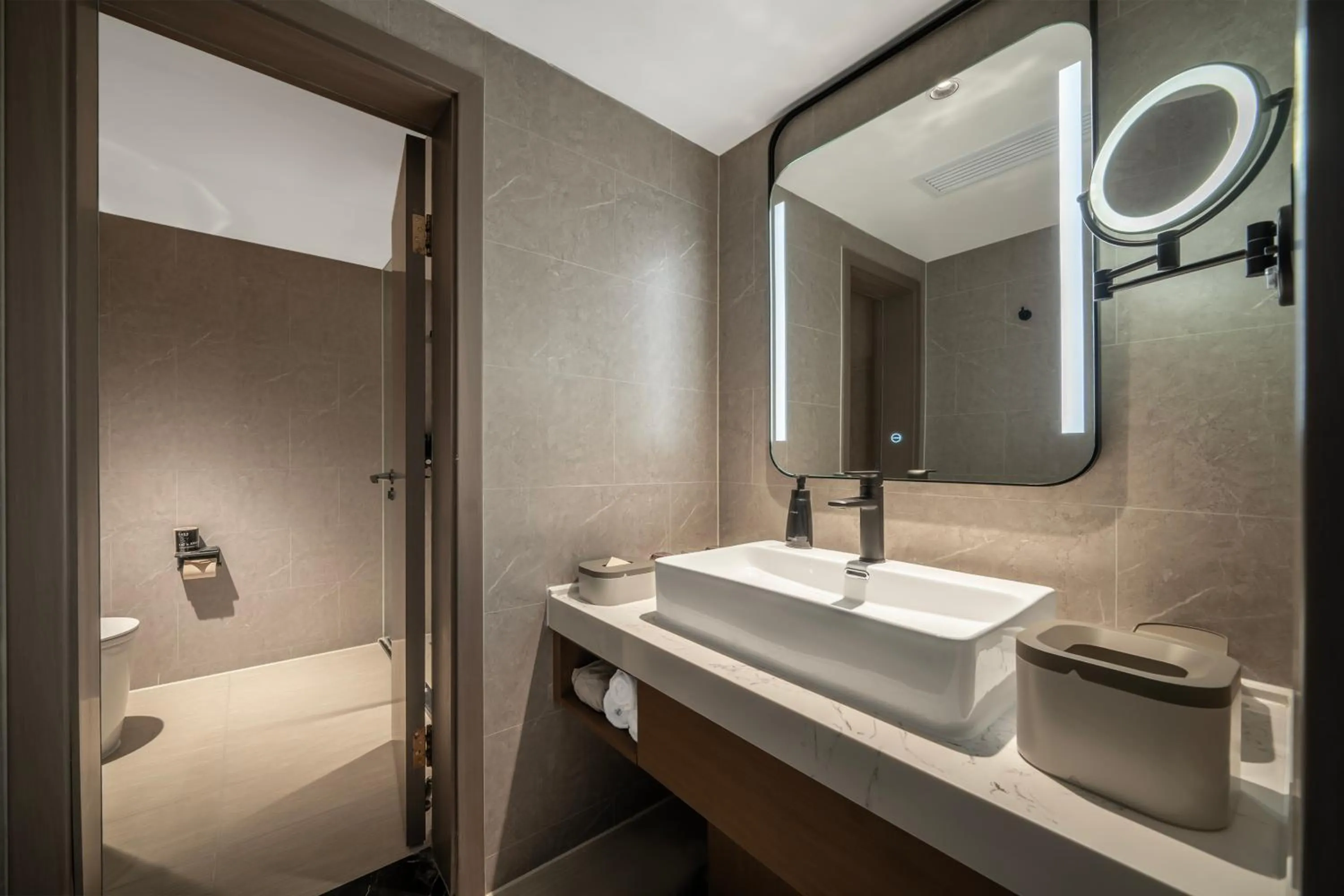 Shower in Atour Hotel Chengdu Taikoo Li Riverside