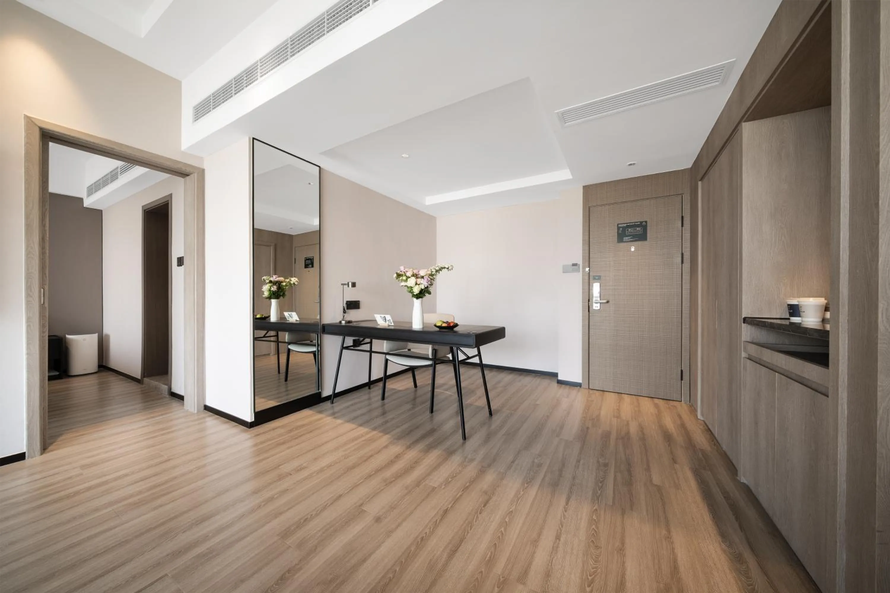 Dining area in Atour Hotel Chengdu Taikoo Li Riverside