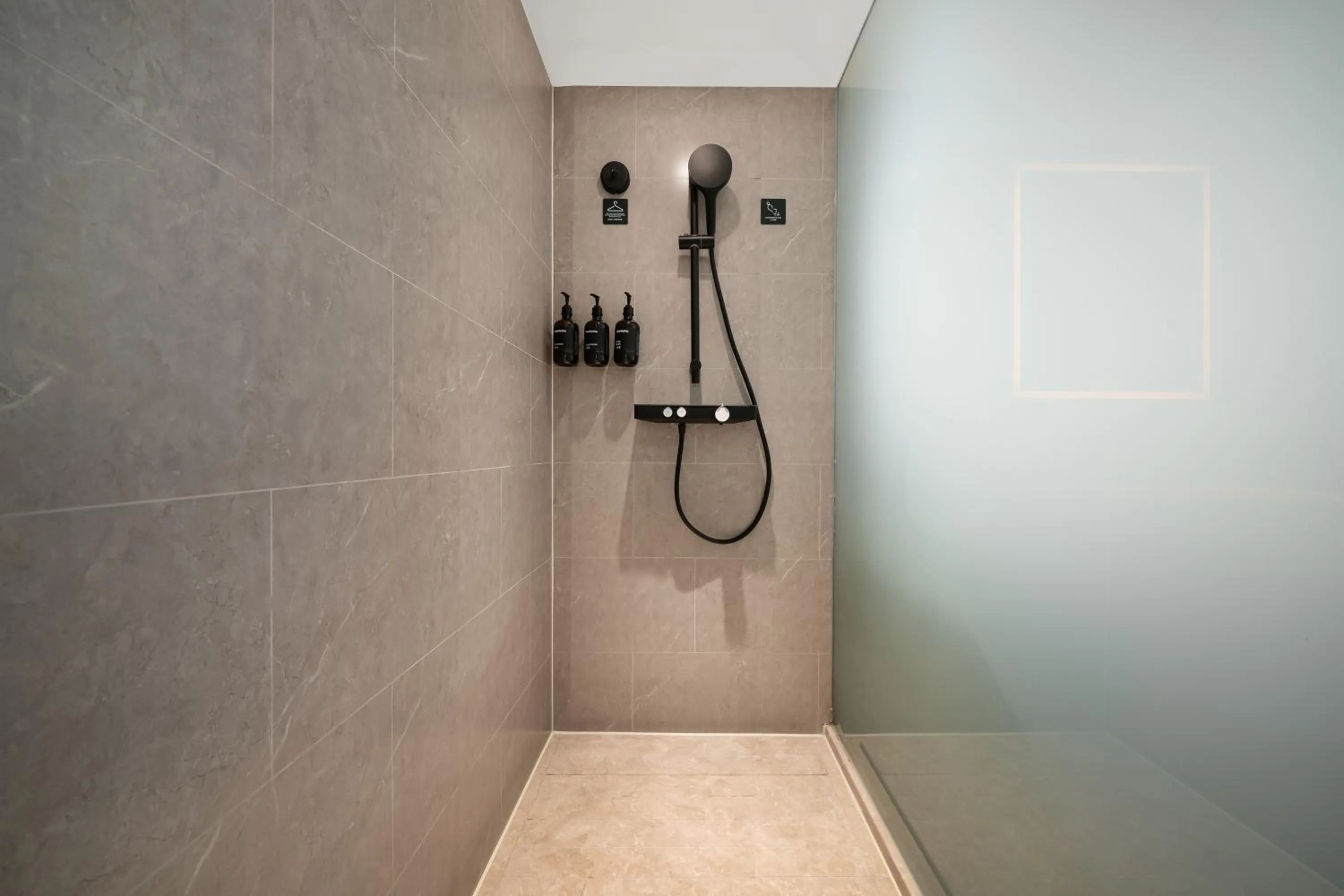 Shower in Atour Hotel Chengdu Taikoo Li Riverside