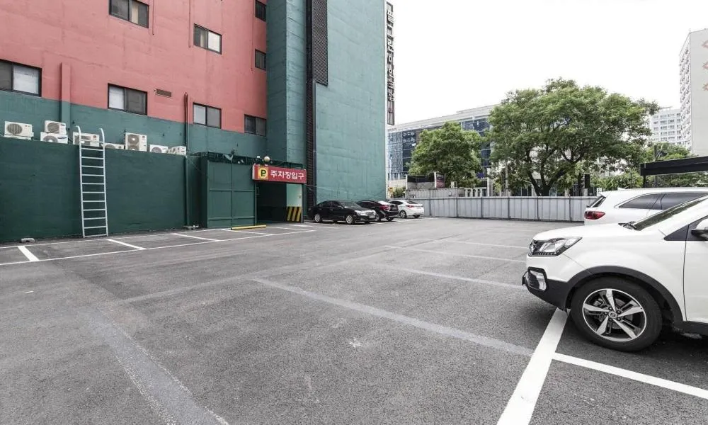 Property building in Hotel Feel Green