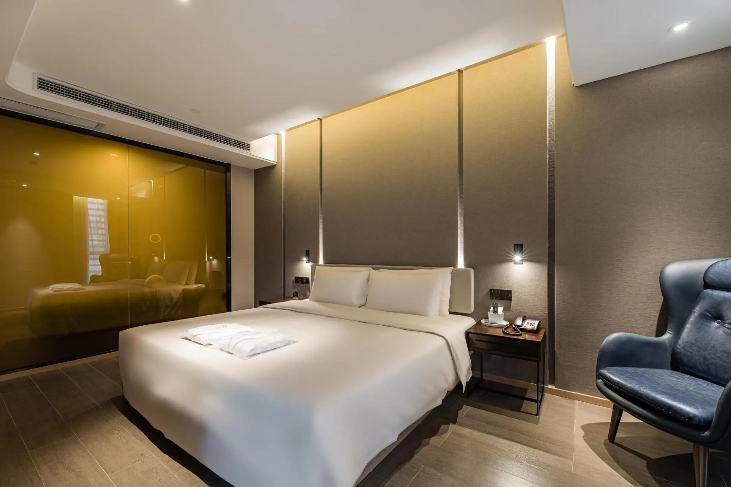 Bed in Atour Hotel Ningbo Yinzhou Impression City