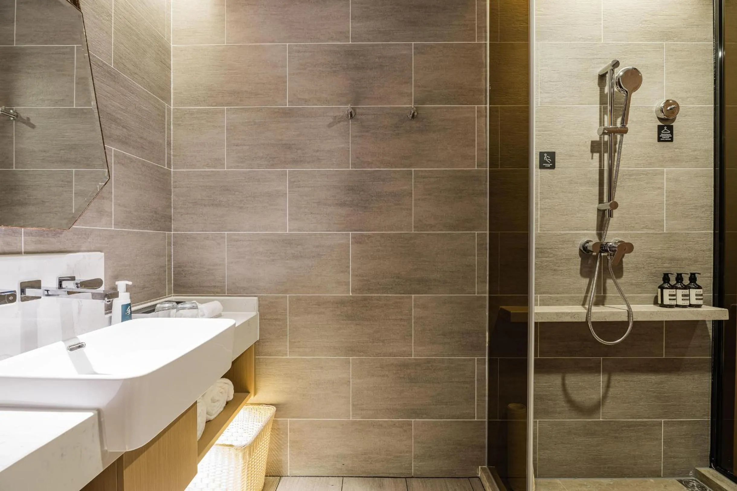 Atour Hotel Ningbo Yinzhou Impression City