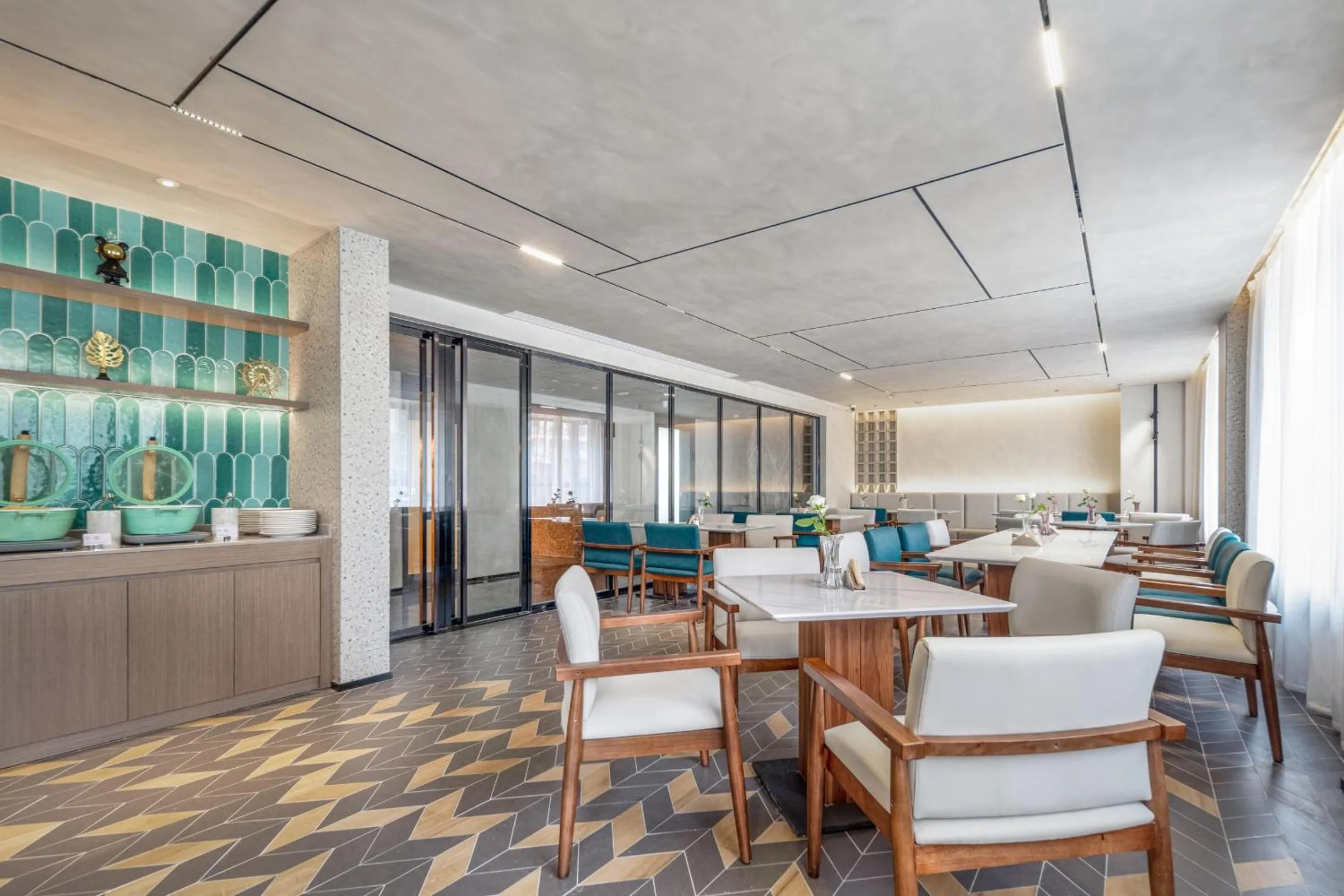 Atour Hotel Taizhou Linhai Taizhou University