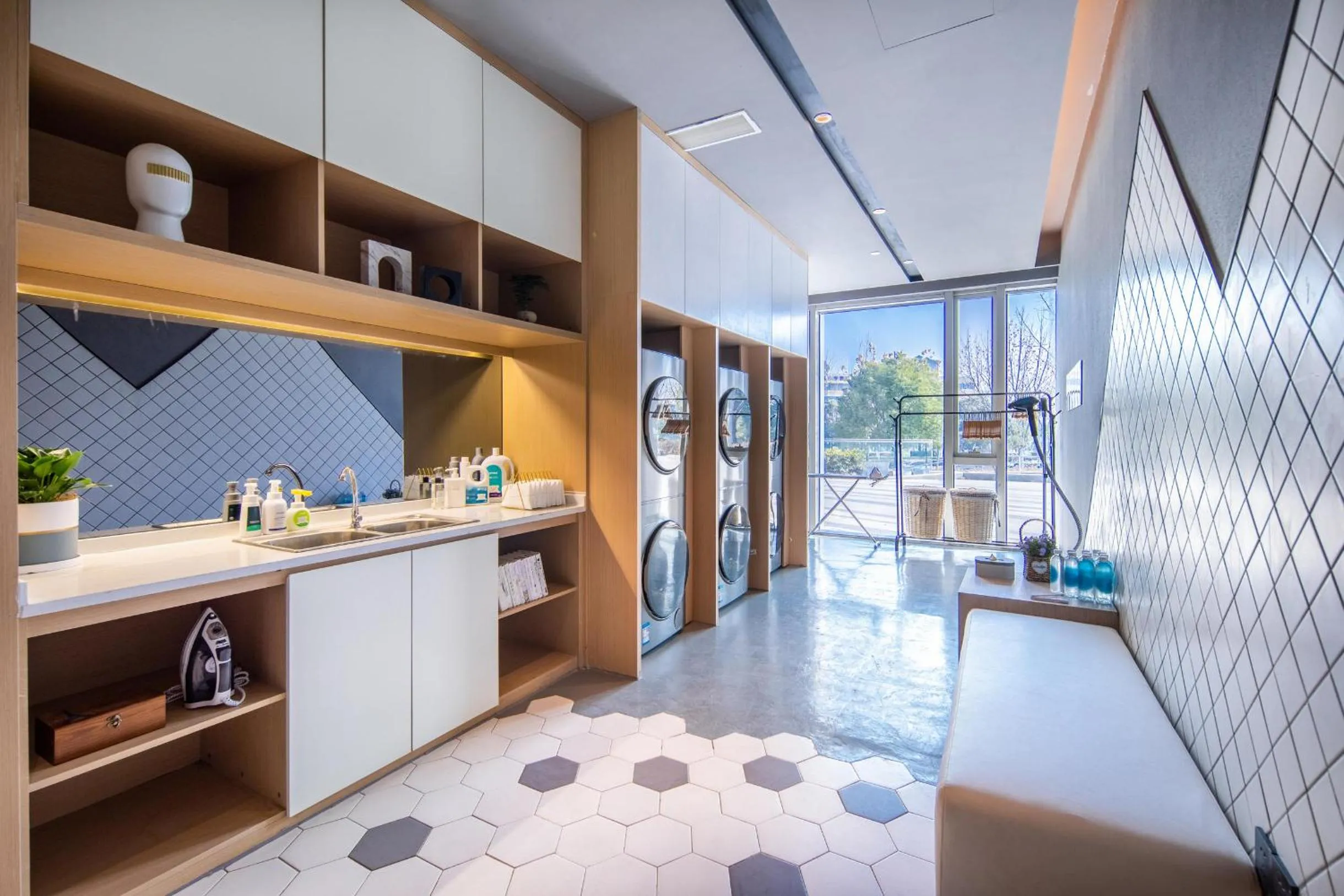 Atour Hotel Hefei North Square South Station