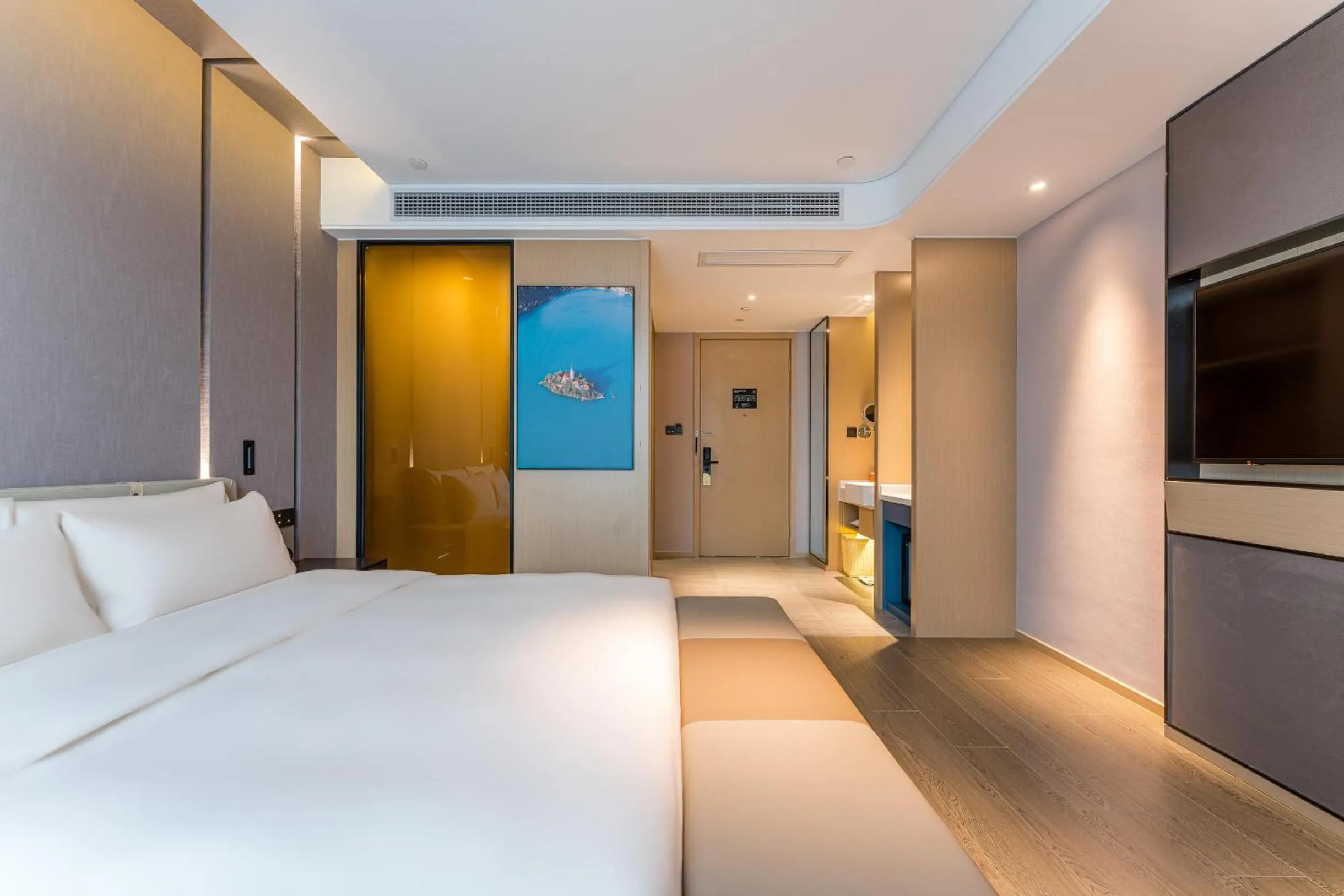 Photo of the whole room, Bed in Atour Hotel Xiamen Airport Wuyuan Bay