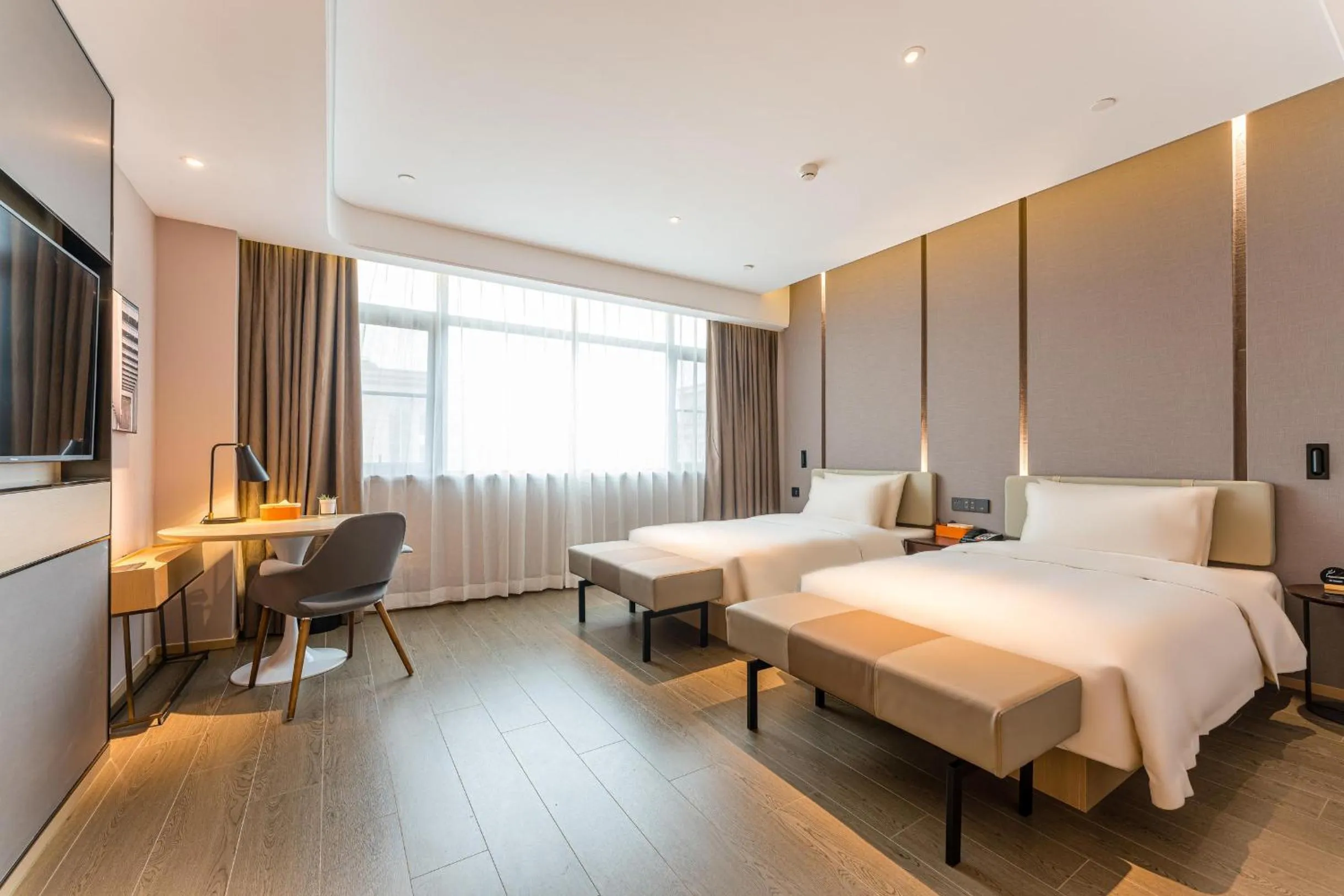 Photo of the whole room, Bed in Atour Hotel Xiamen Airport Wuyuan Bay