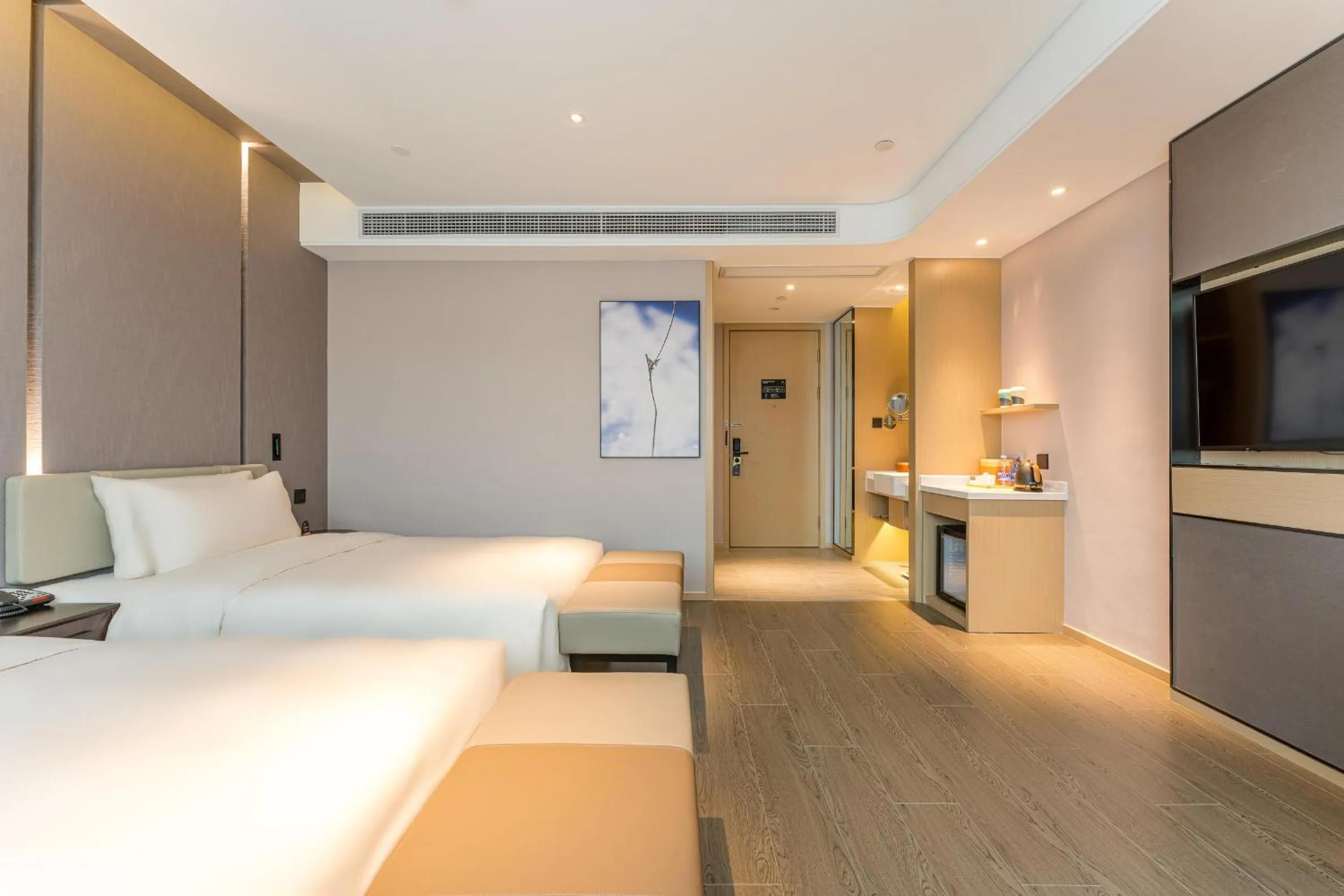 Photo of the whole room, Bed in Atour Hotel Xiamen Airport Wuyuan Bay