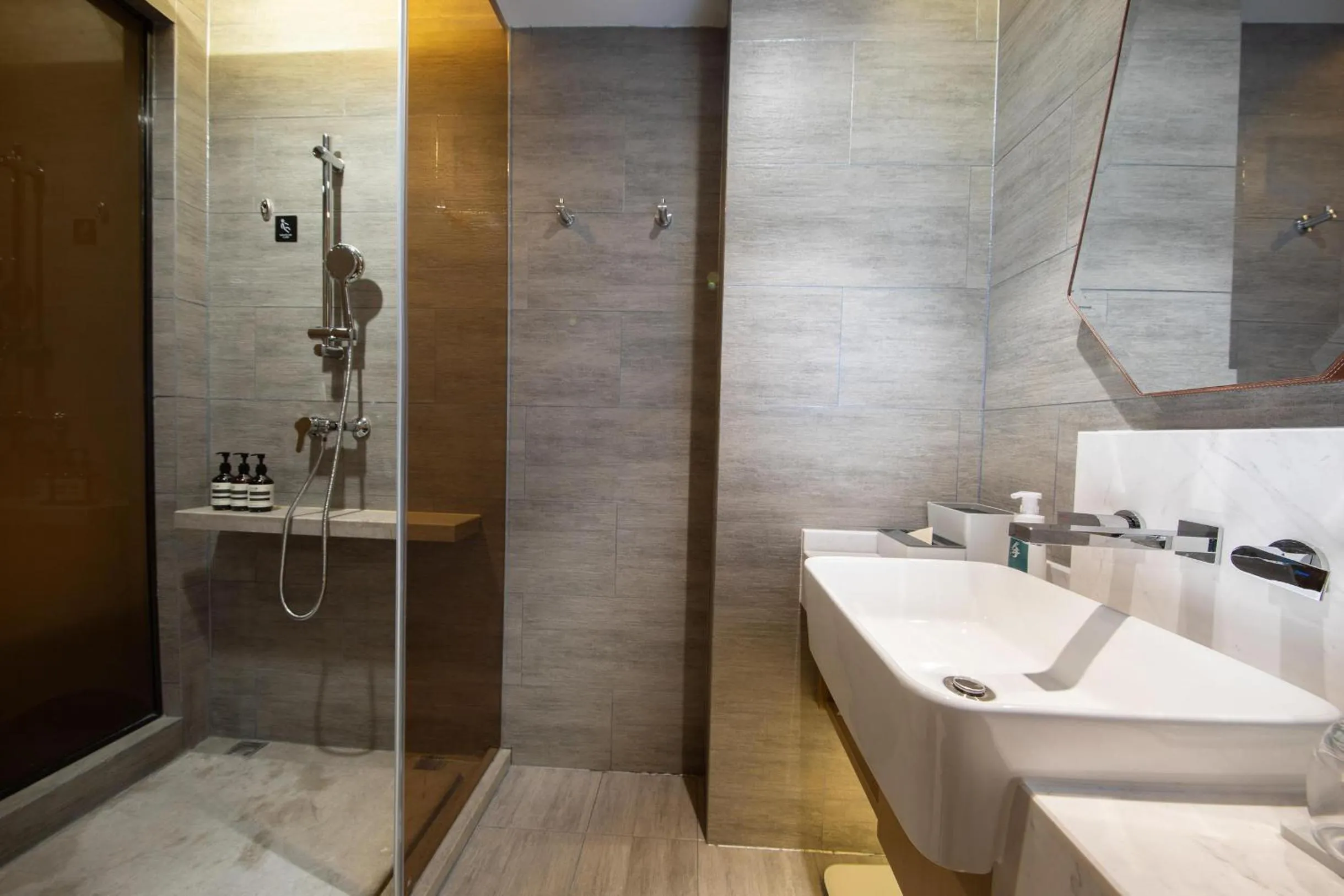 Atour Hotel Yichun Administrative Center