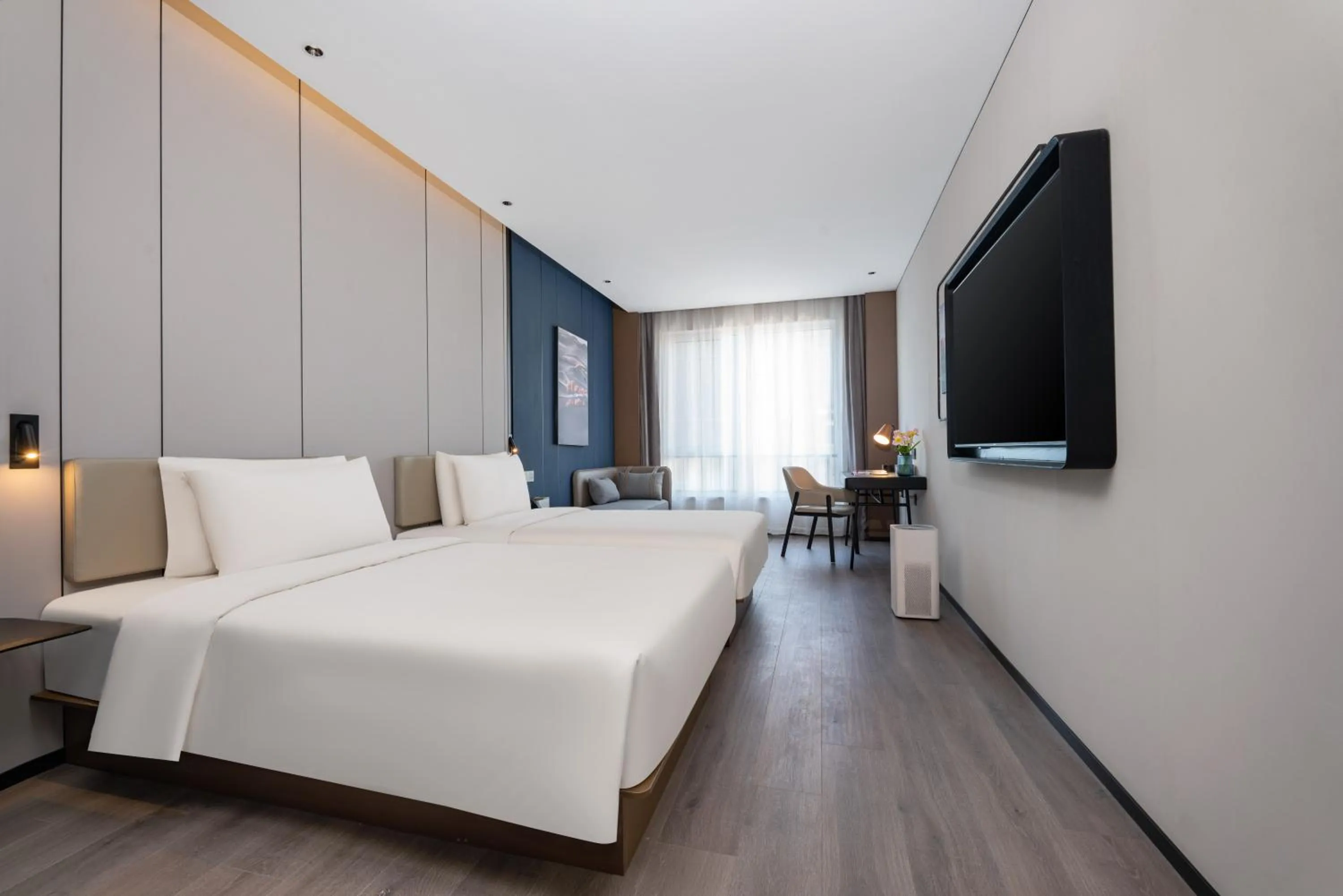 Photo of the whole room, Bed in Atour Hotel Qingdao Laoshan Shilaoren Beach