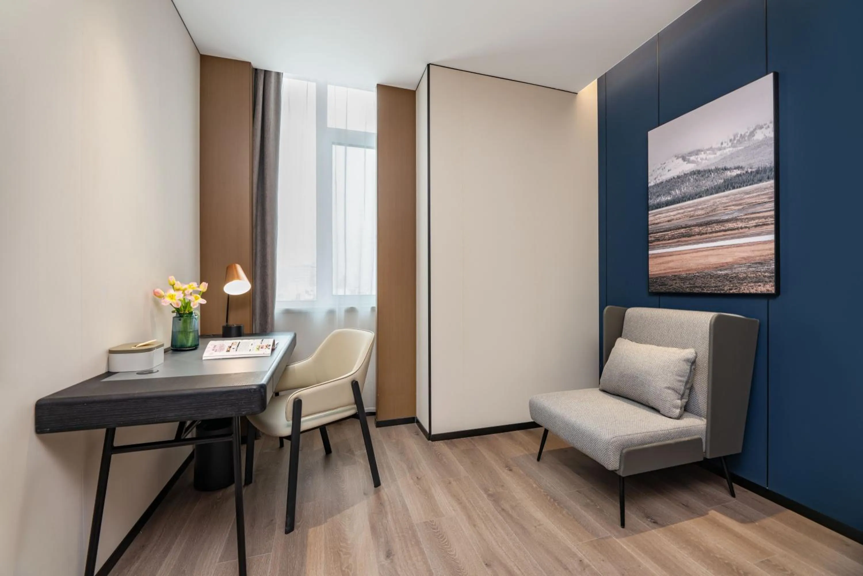 Seating area in Atour Hotel Qingdao Laoshan Shilaoren Beach