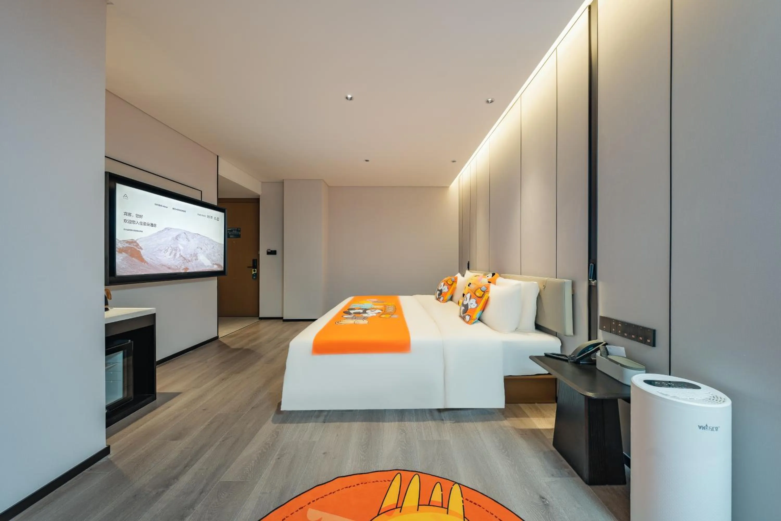 Photo of the whole room, Bed in Atour Hotel Guangzhou Pazhou Exhibition Center Information Port-Free shuttle bus to Canton Fair