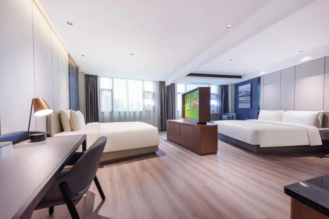 Bed in Atour X Hotel Guangzhou Baiyun International Airport Renhe Station