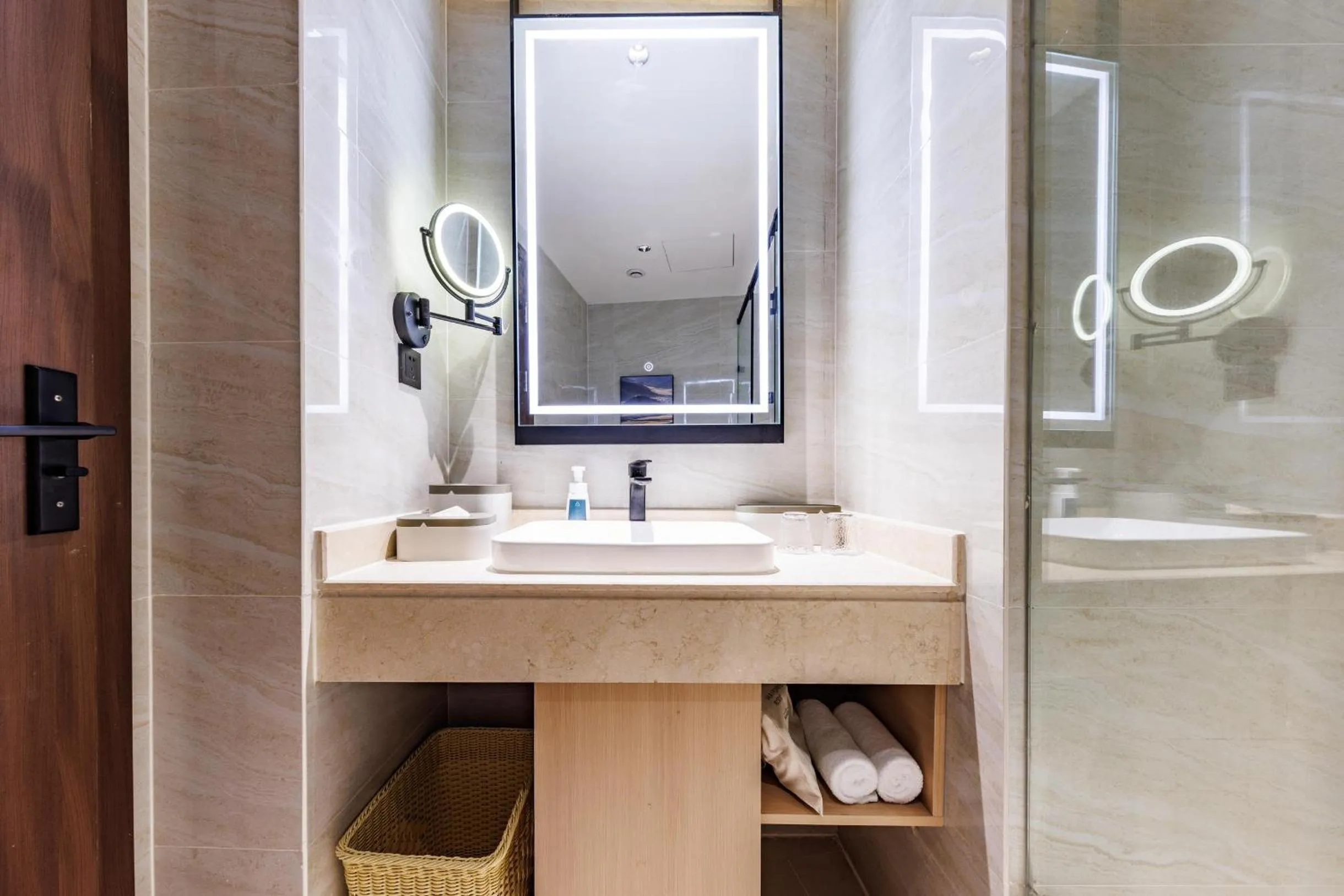 Bathroom in Atour X Hotel Guangzhou Baiyun International Airport Renhe Station