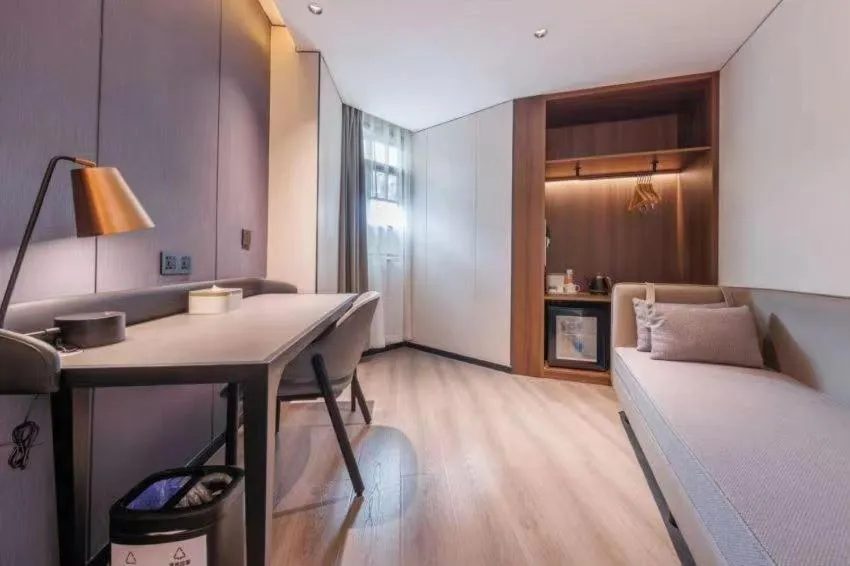 Bedroom, Bed in Atour X Hotel Guangzhou Baiyun International Airport Renhe Station