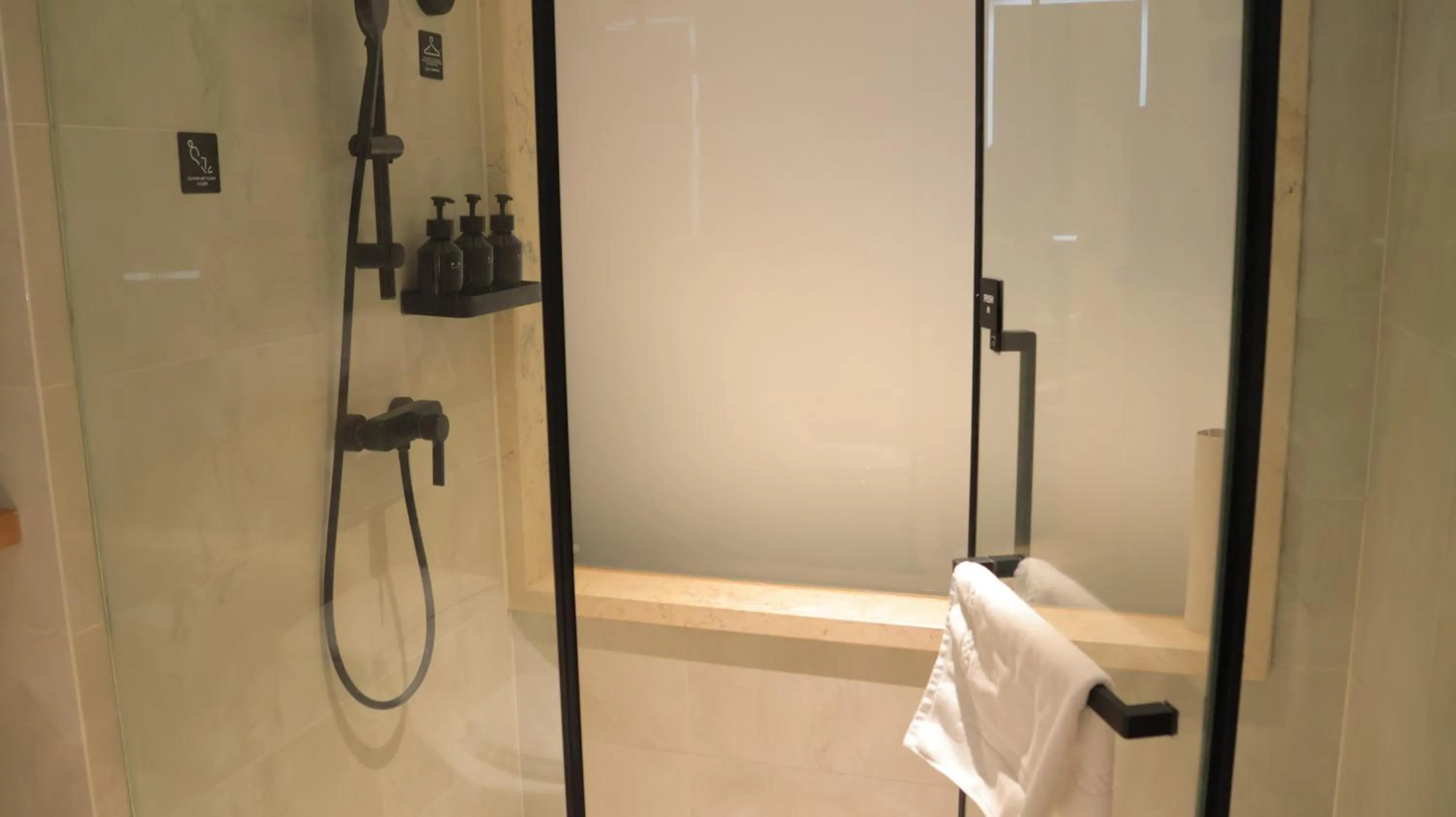 Bathroom in Atour X Hotel Guangzhou Baiyun International Airport Renhe Station