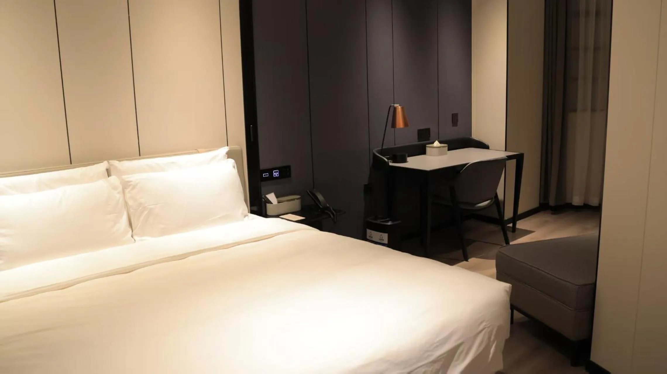 Bedroom, Bed in Atour X Hotel Guangzhou Baiyun International Airport Renhe Station