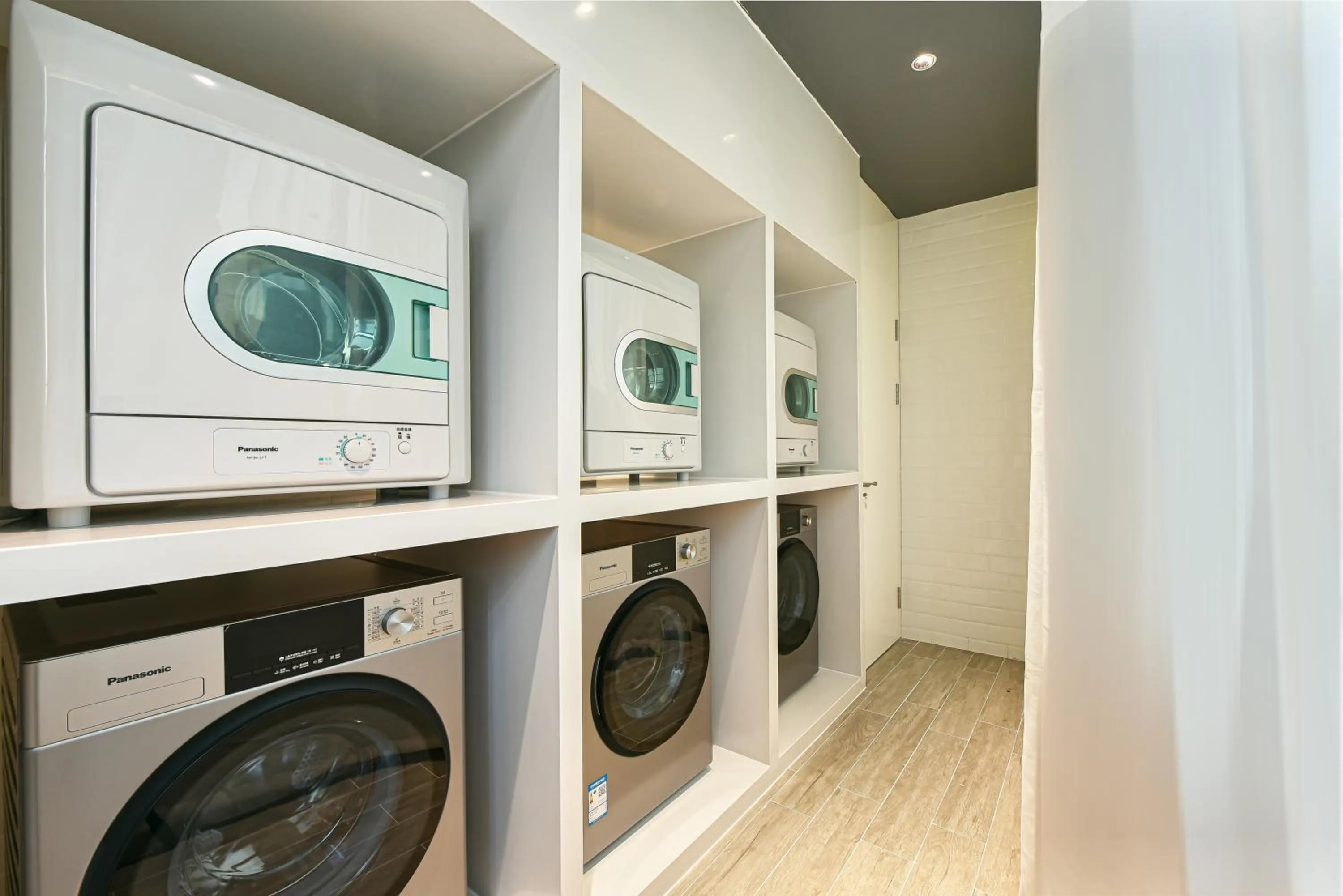 Atour Hotel Dongguan Nancheng International Trade Center